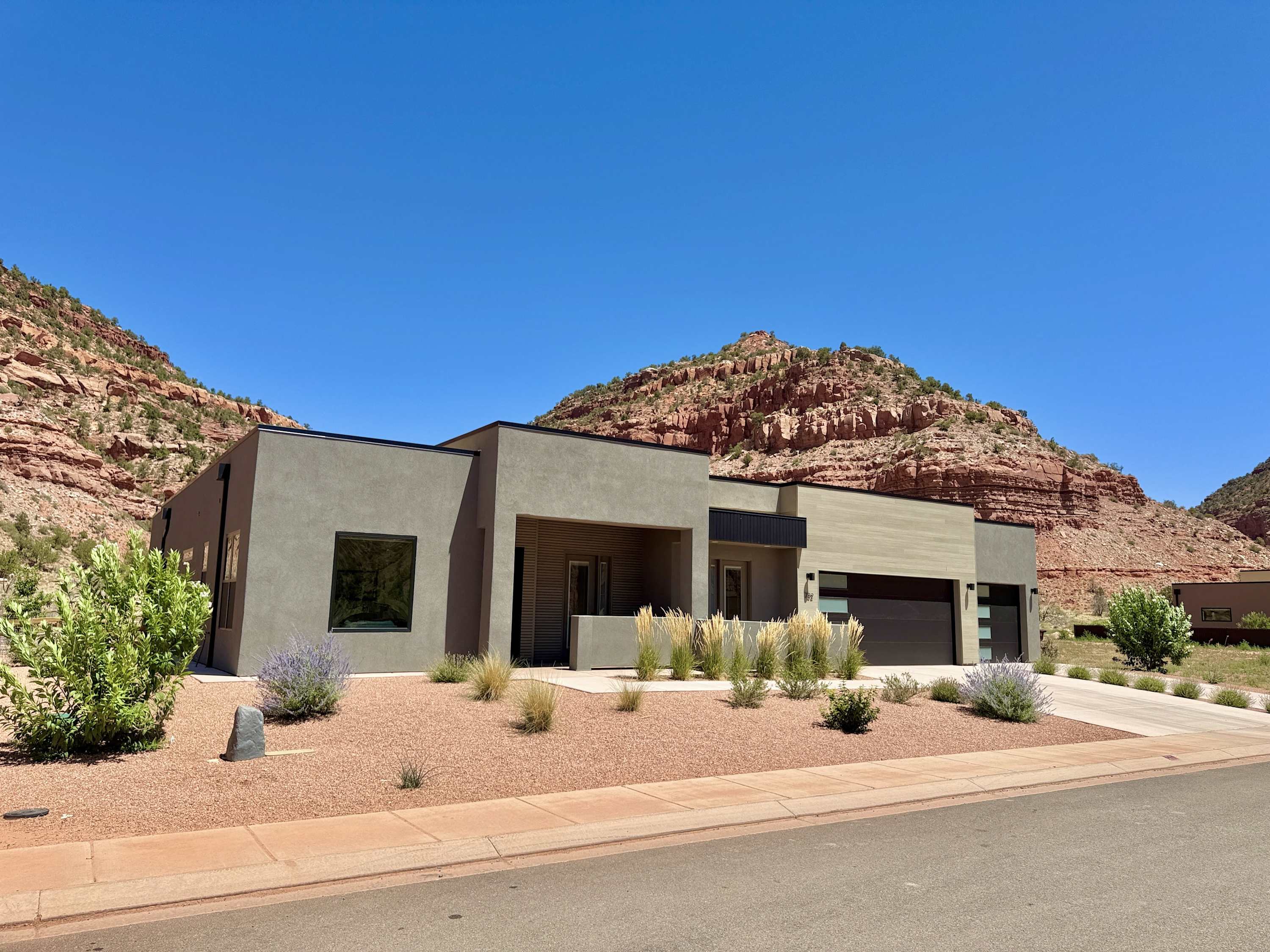Kanab, Utah Luxury Family Home with Rooftop Deck for Incredible Stargazing! Bryce and Zion Nearby! — Kanab, UT — vacation rental