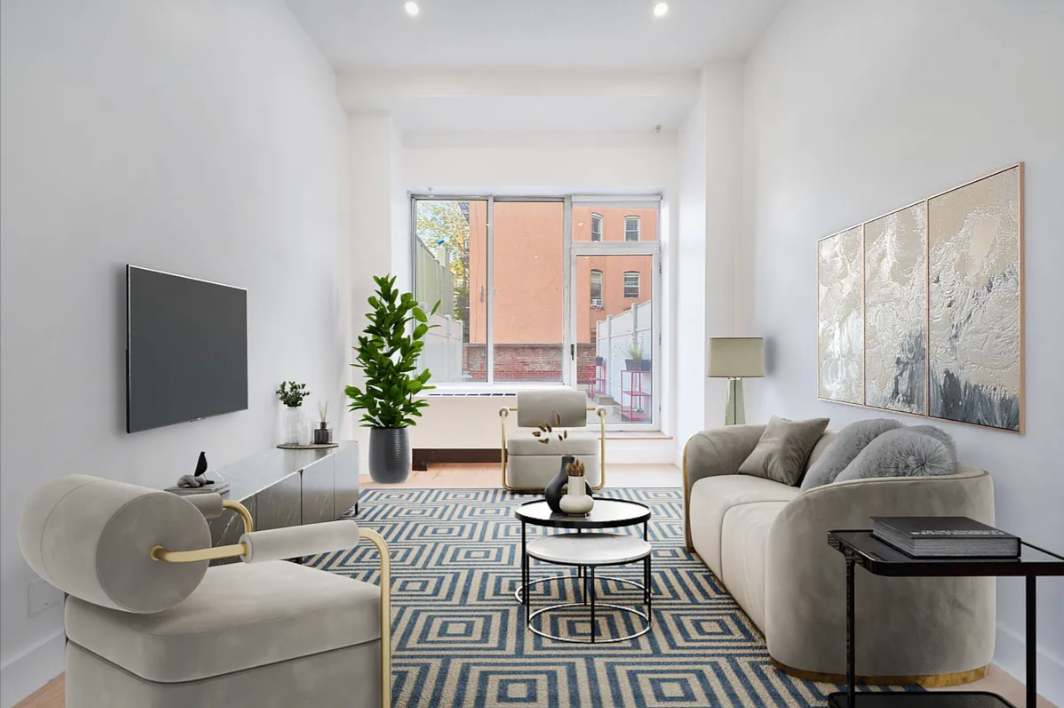 19- 3I East Village Luxury Apt w/ Private Outdoor