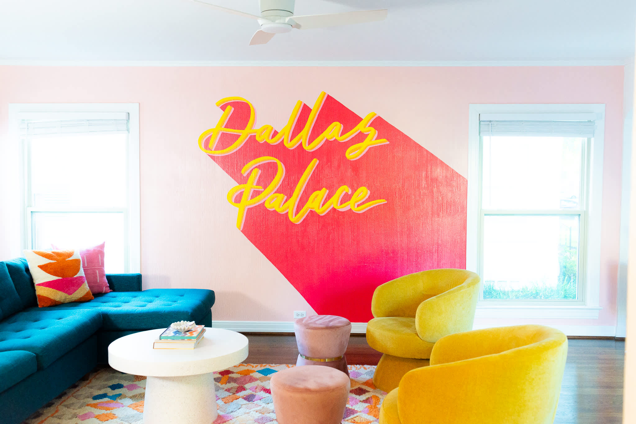 2BR-Dallas Glam Retreat, Murals, Library & Patio — Dallas, TX — vacation rental