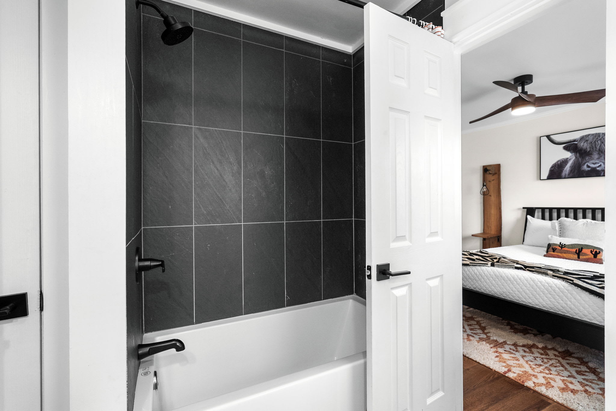 In-bedroom private bathtub