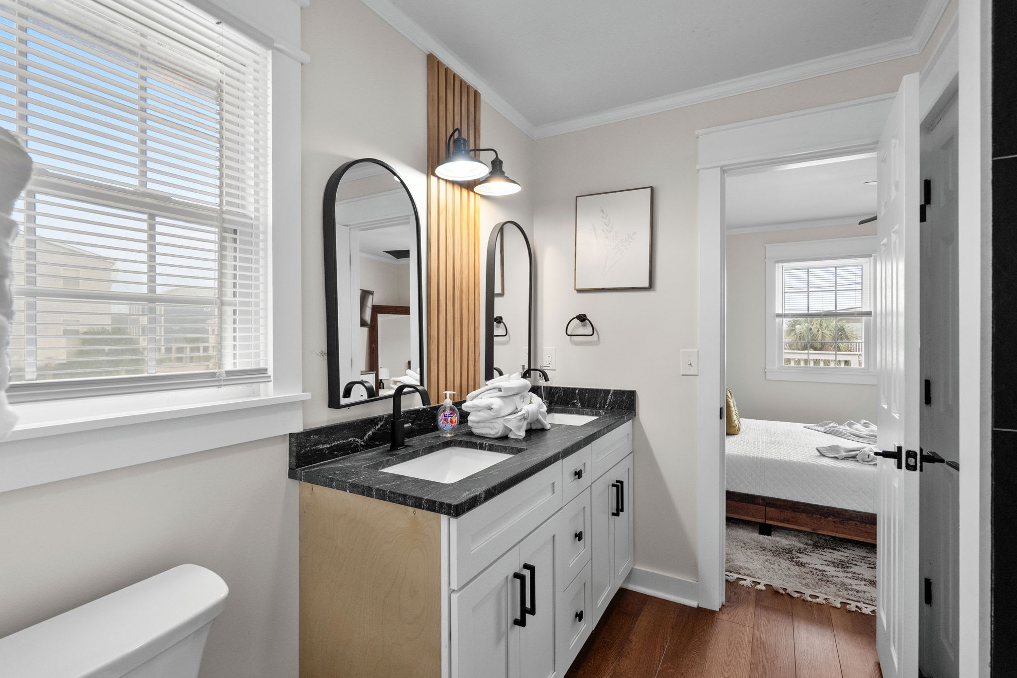 Jack and Jill style bath