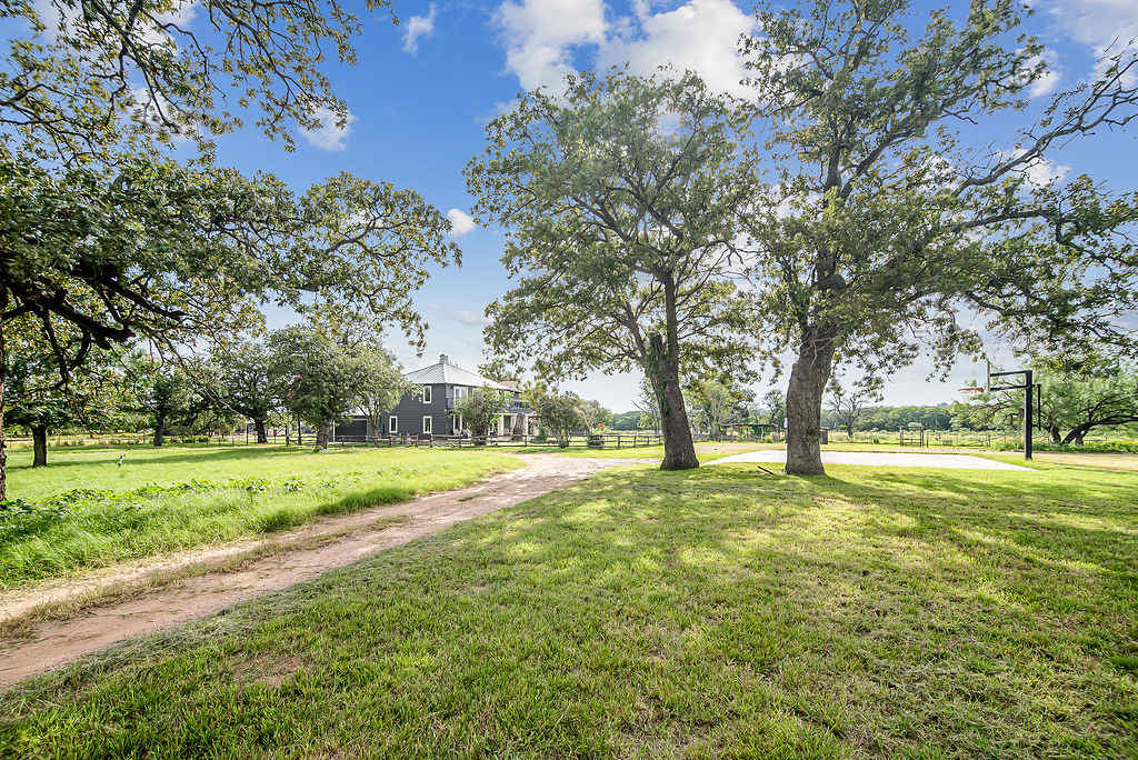 Charming Farmhouse | Photo 42