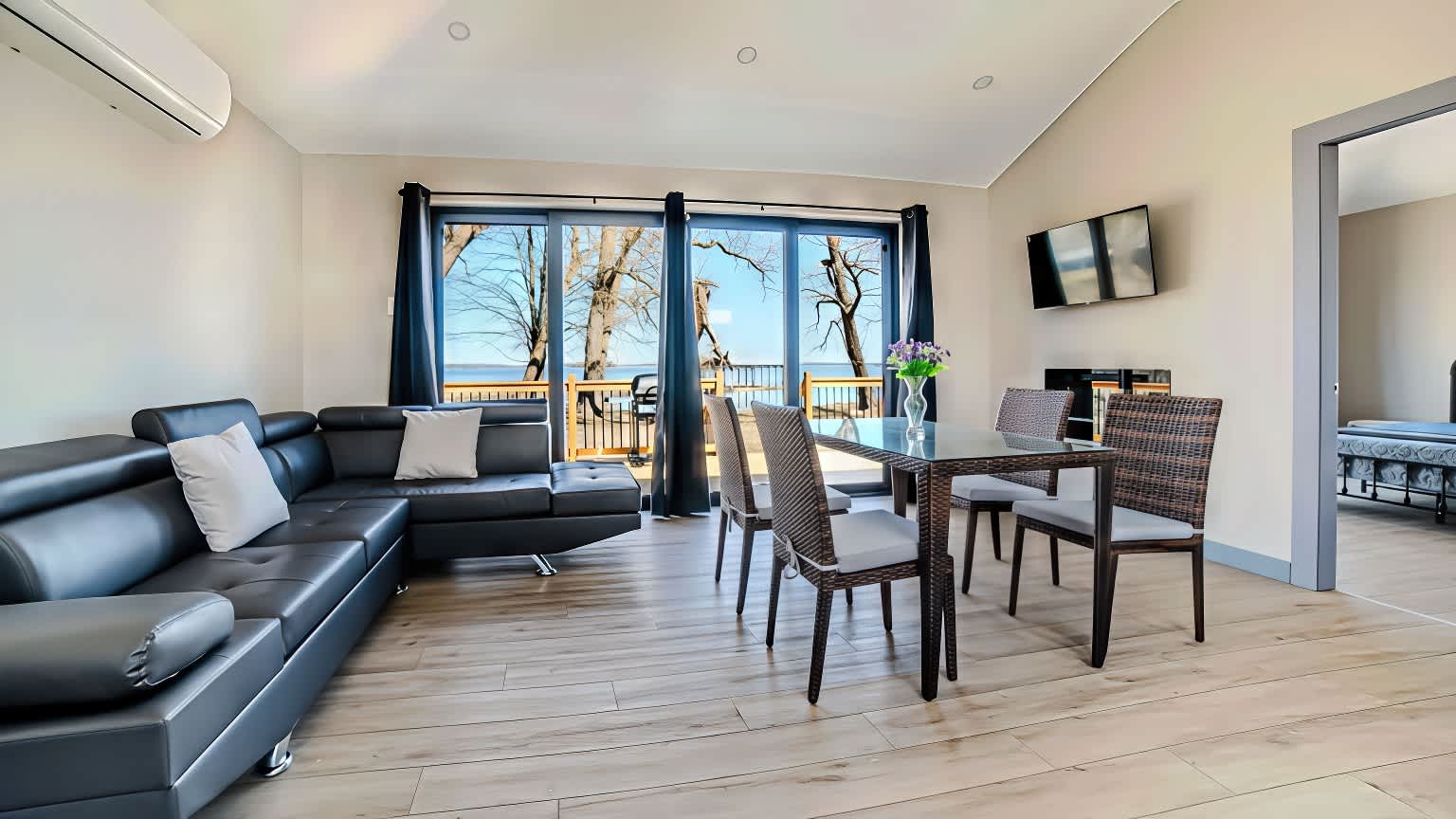 2-bedroom Lake Front Cottage in Harwood, ON #3