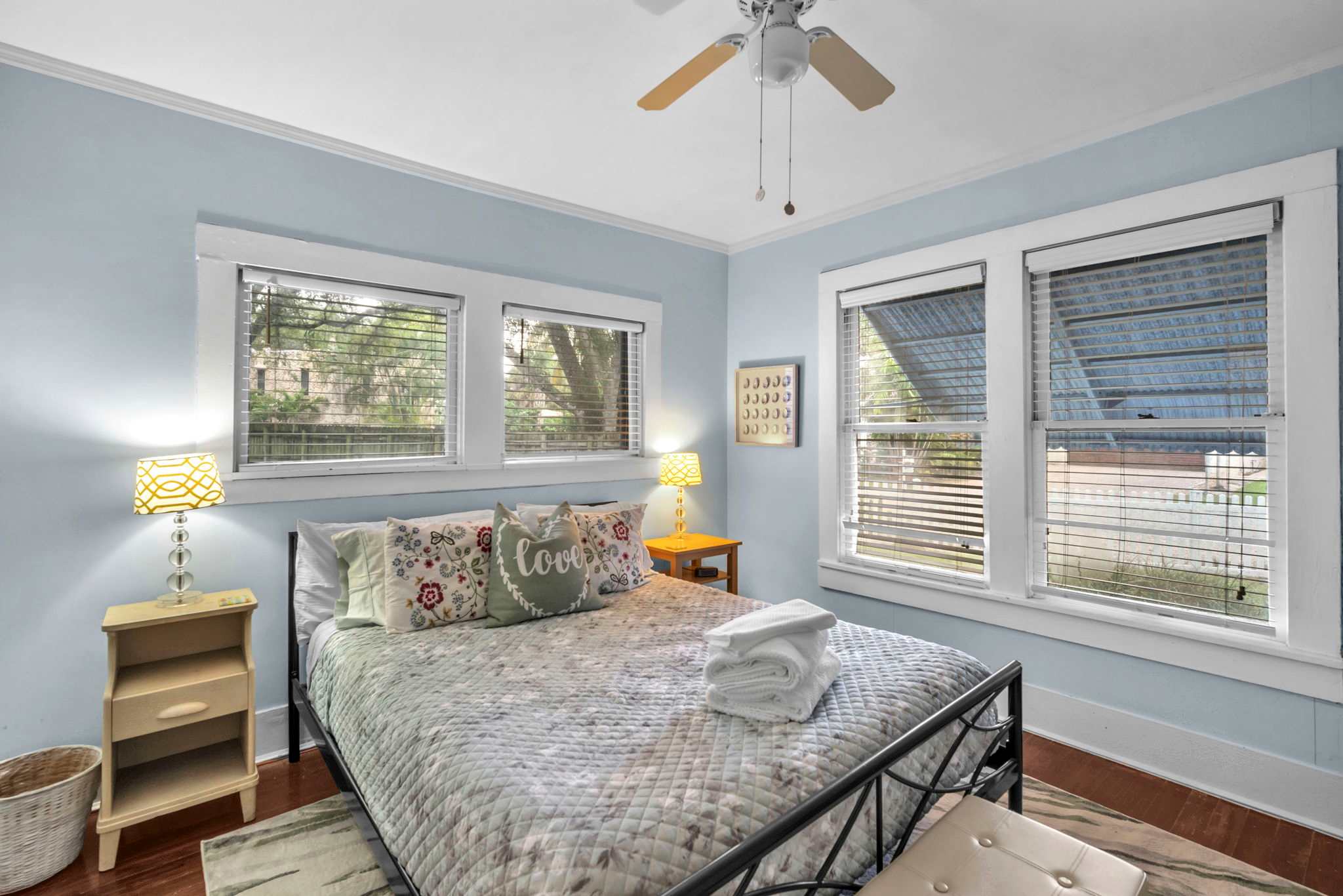 Blue Reverie - Downtown Cottage