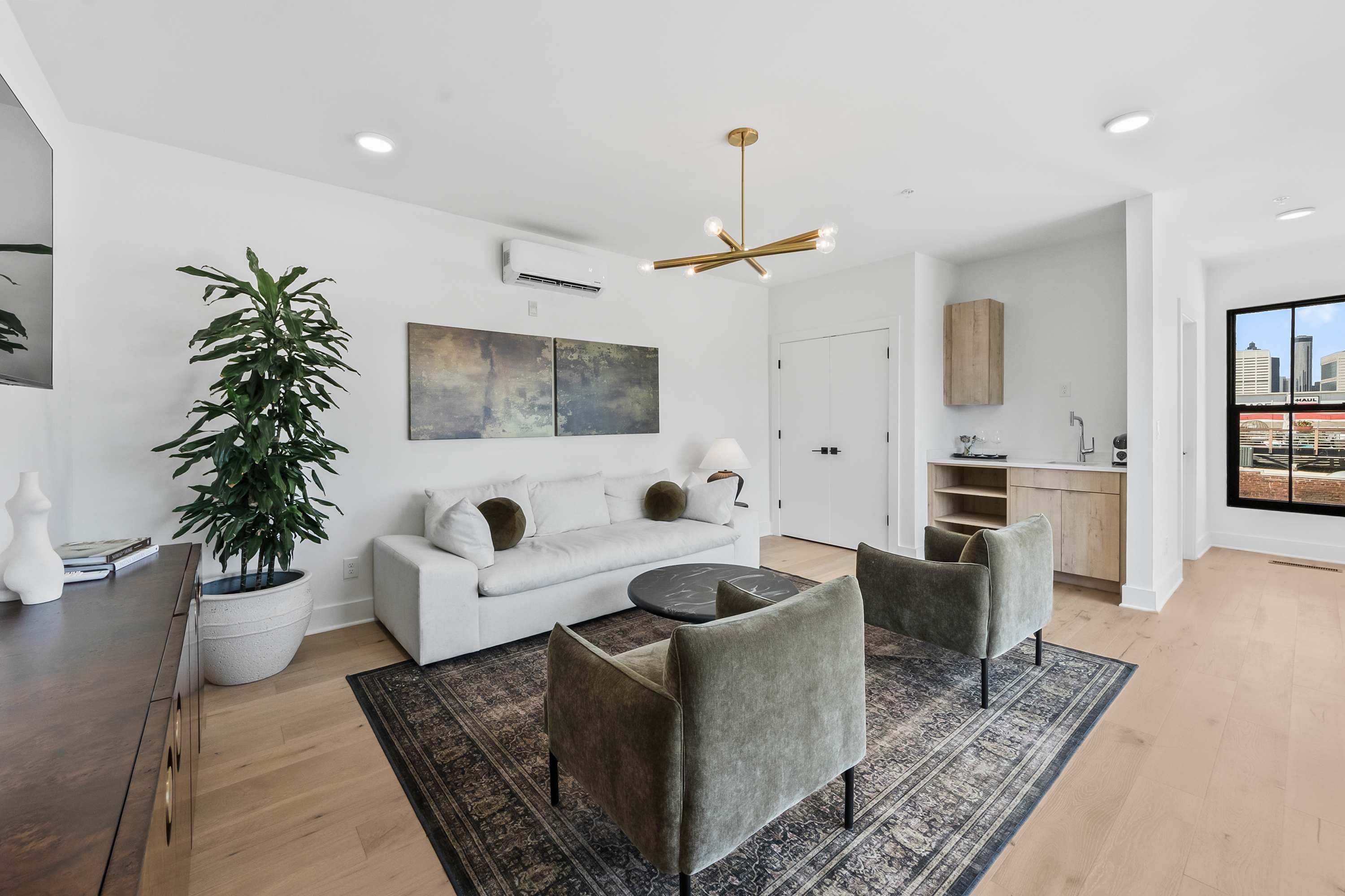 Olive Stone Modern Penthouse Near Mercedes Benz