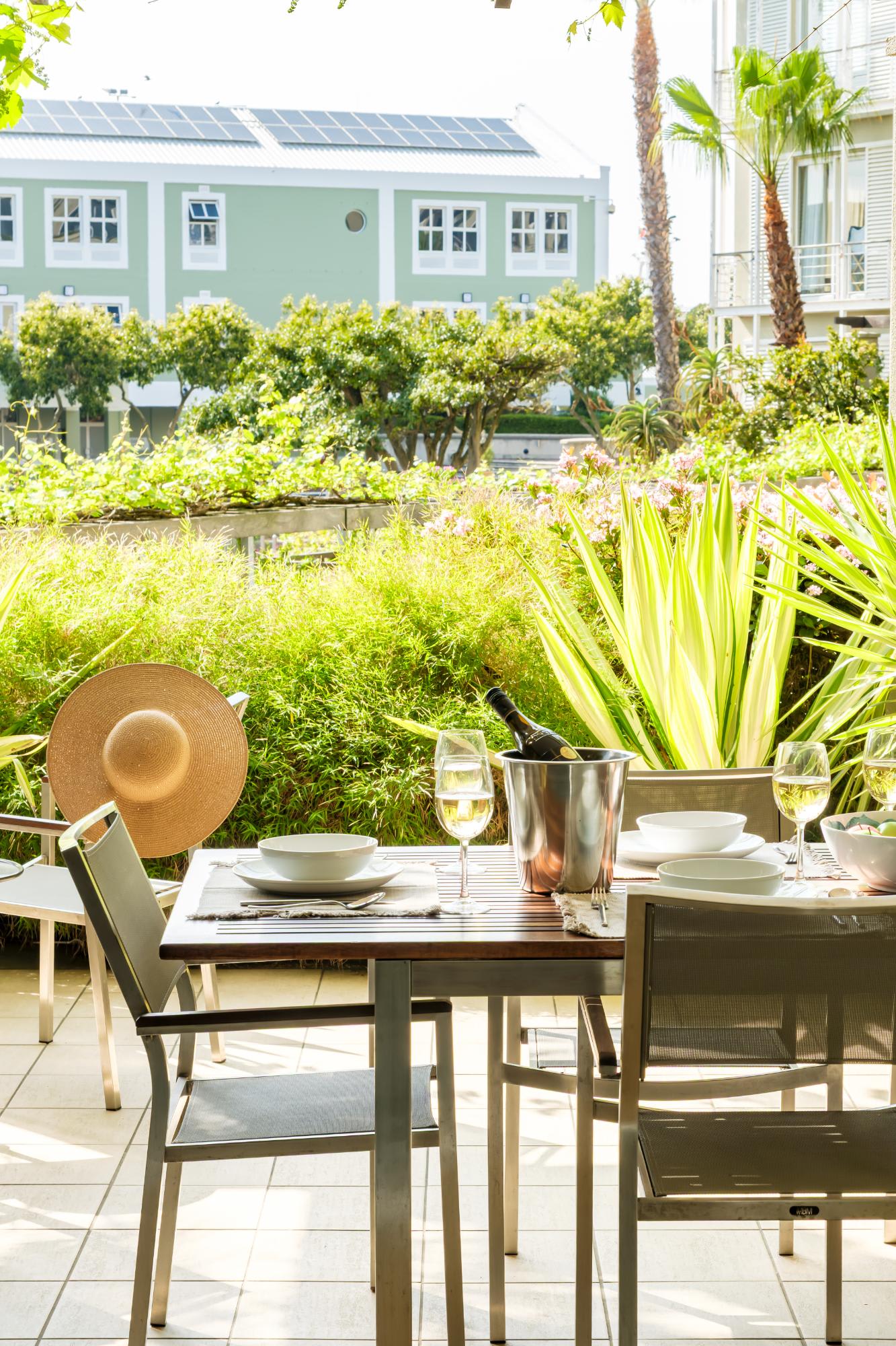 Secure 2bed Apartment in the Marina Carradale 002 4