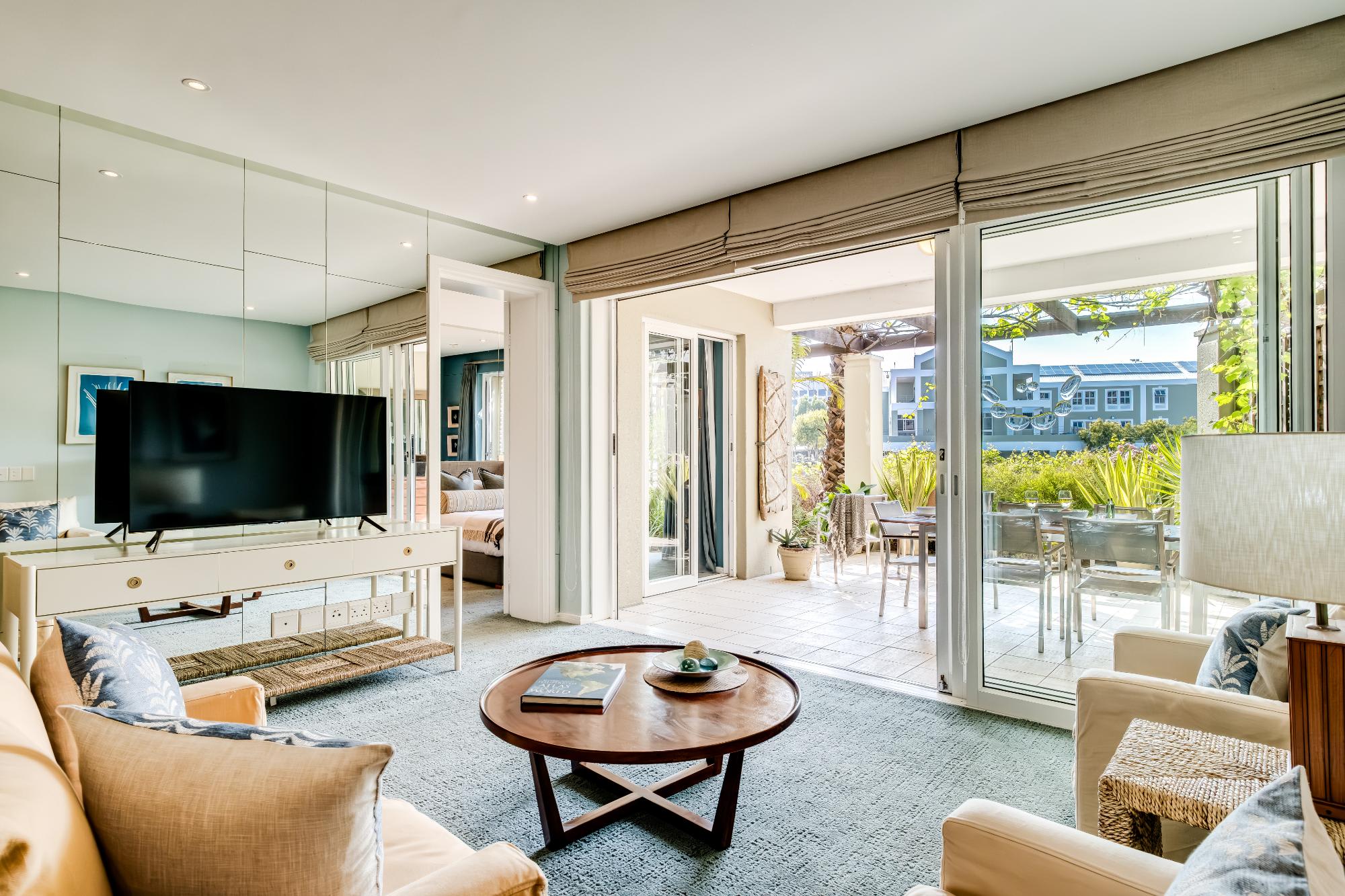 Secure 2bed Apartment in the Marina Carradale 002