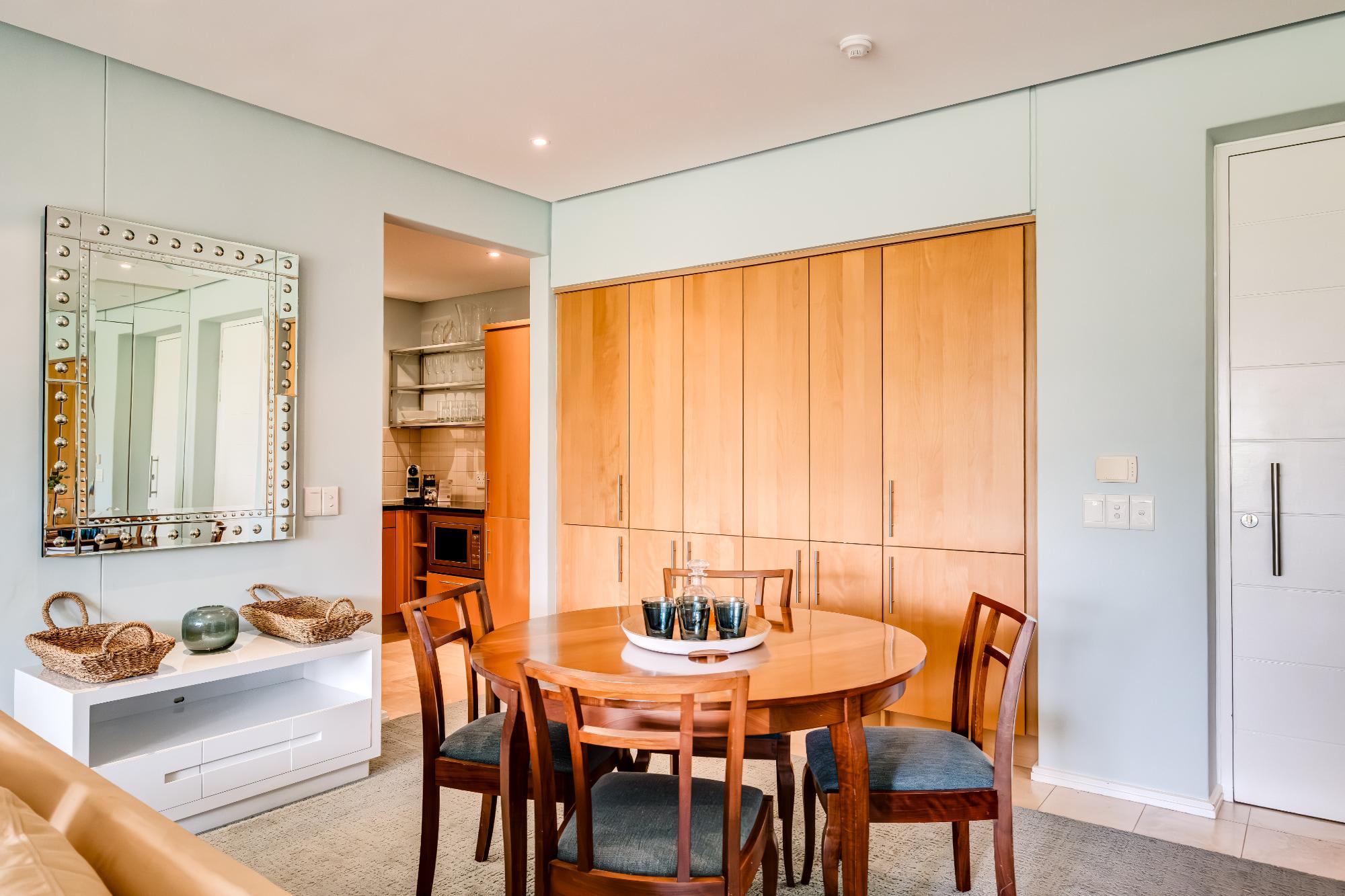 Secure 2bed Apartment in the Marina Carradale 002 7