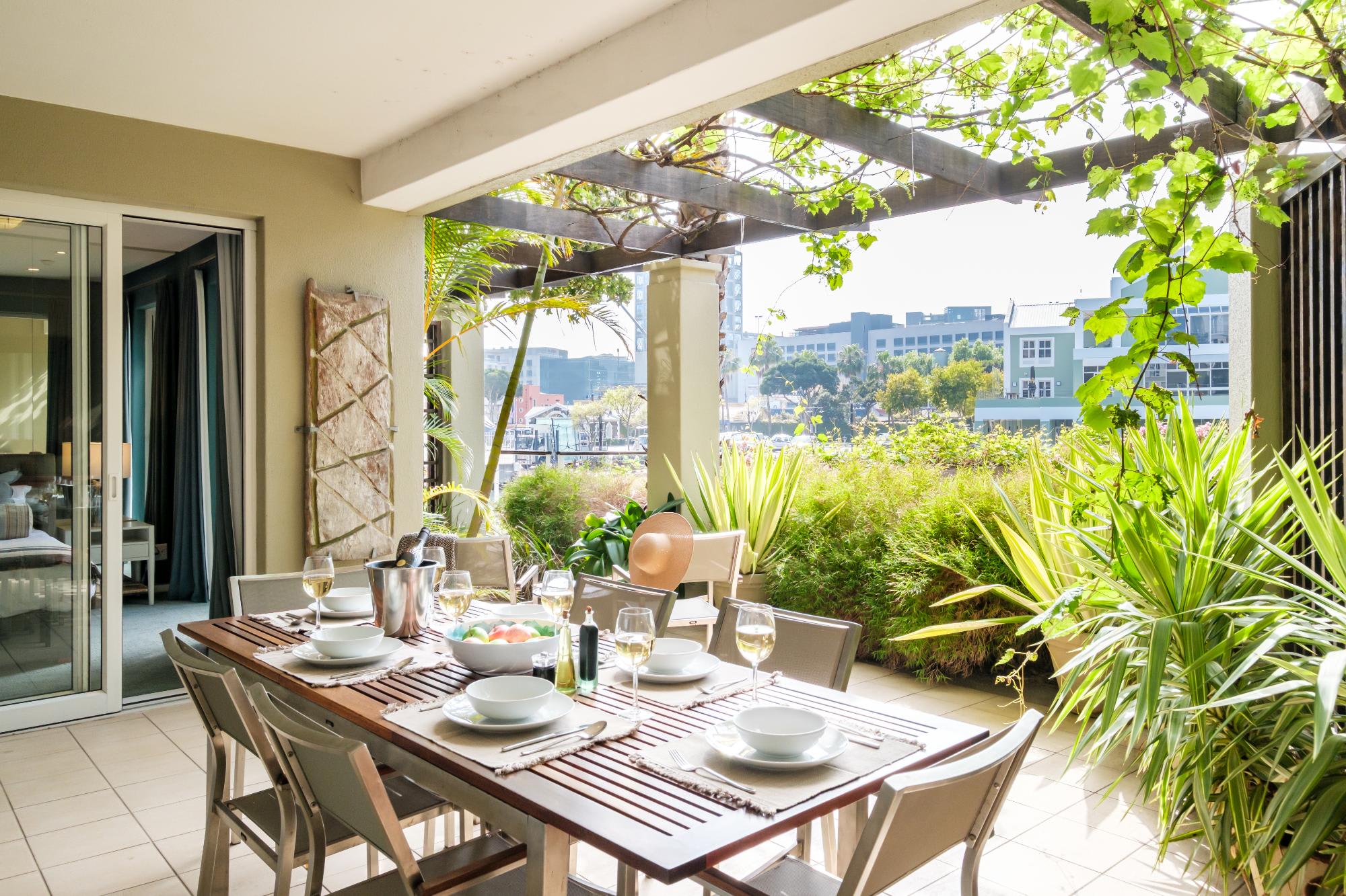 Secure 2bed Apartment in the Marina Carradale 002 | Photo 2