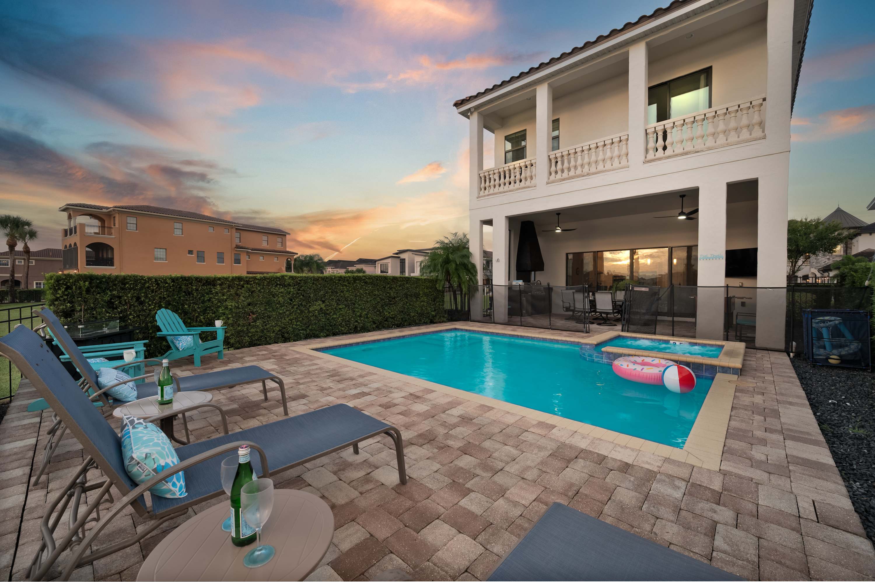 Luxury villa w/pool & theater near Disney