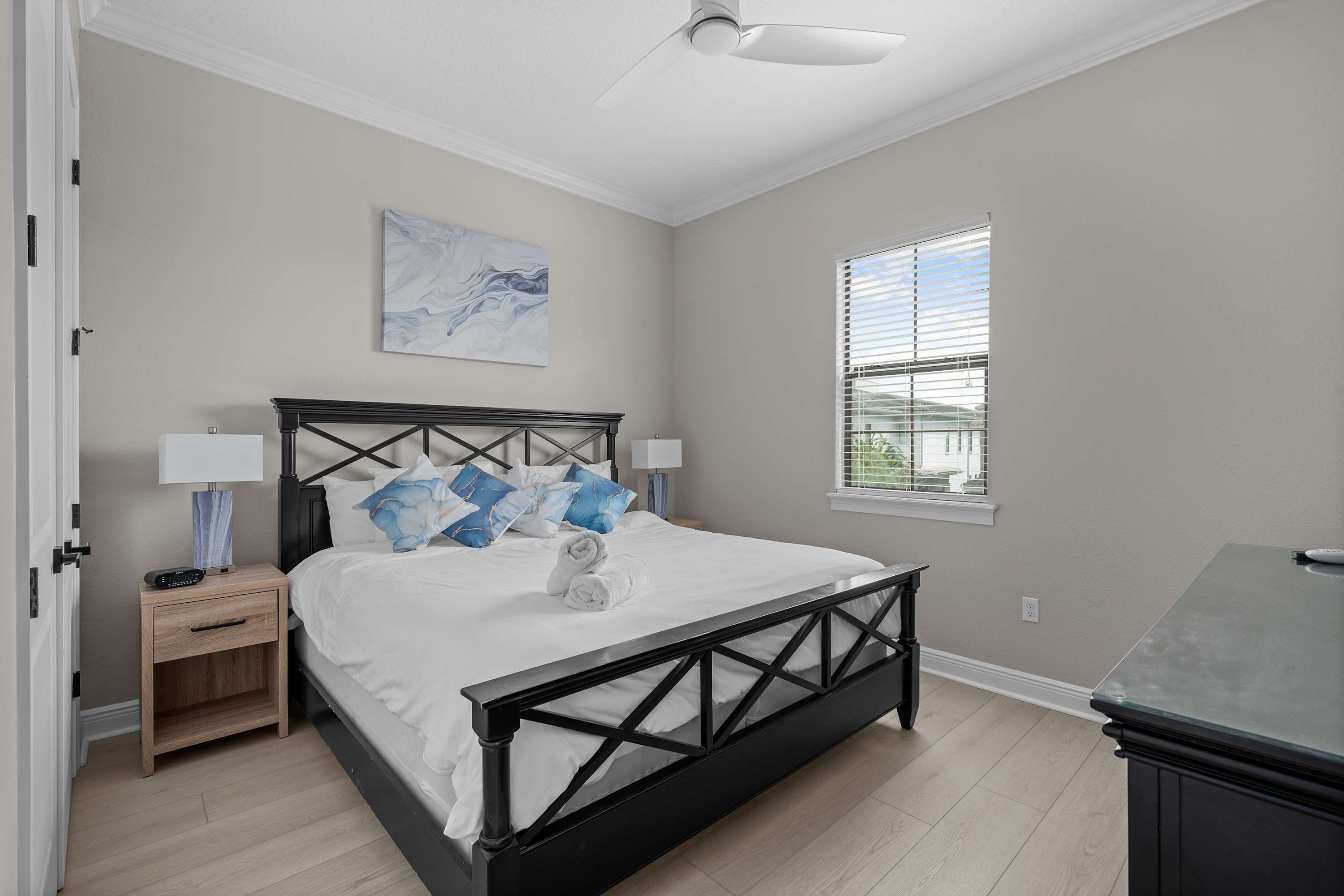 Luxury villa w/pool & theater near Disney