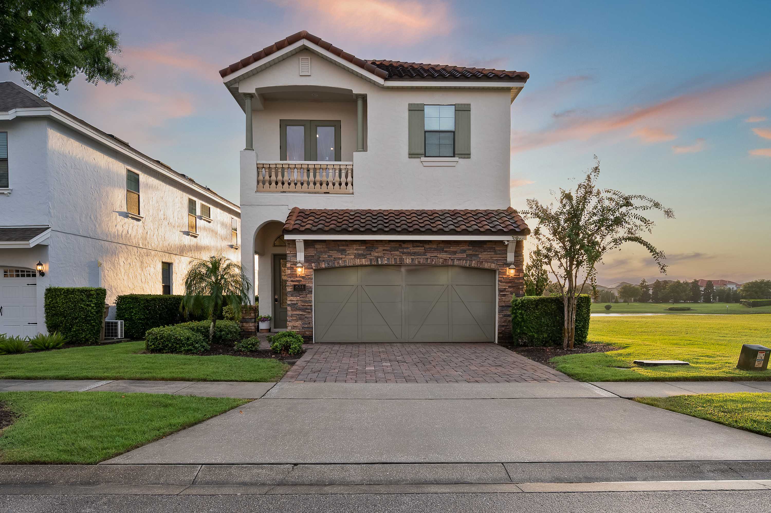 Luxury villa w/pool & theater near Disney