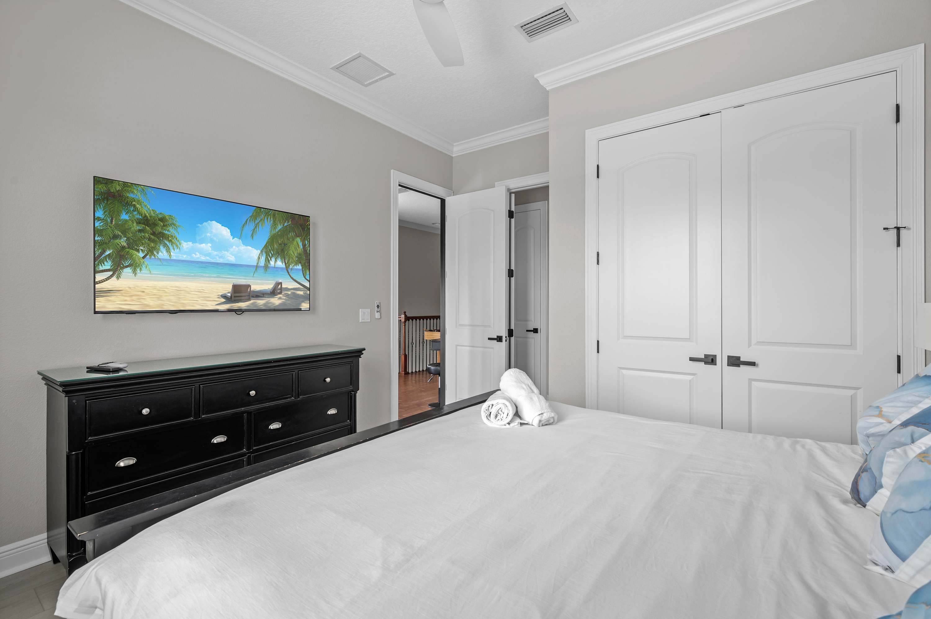 Luxury villa w/pool & theater near Disney