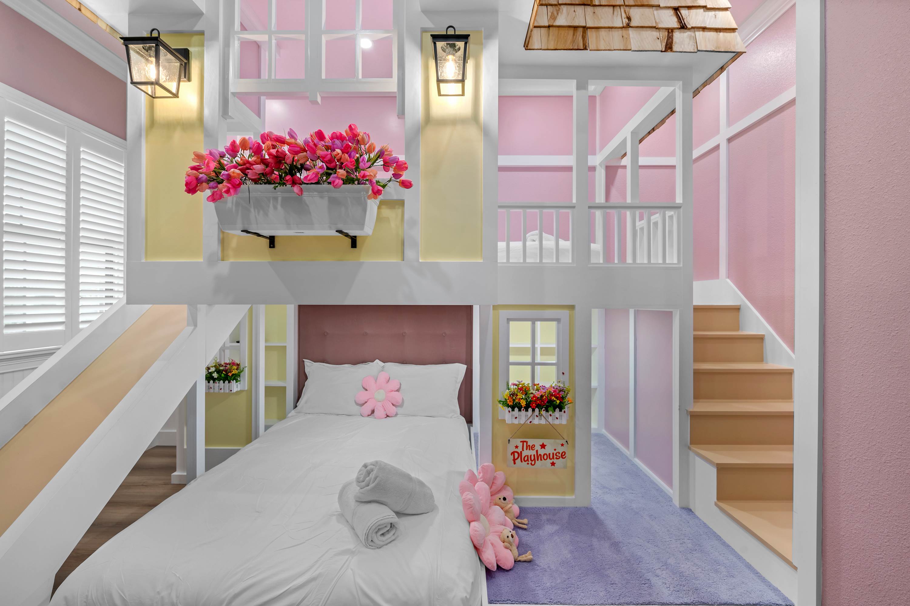 Luxury villa w/pool & theater near Disney