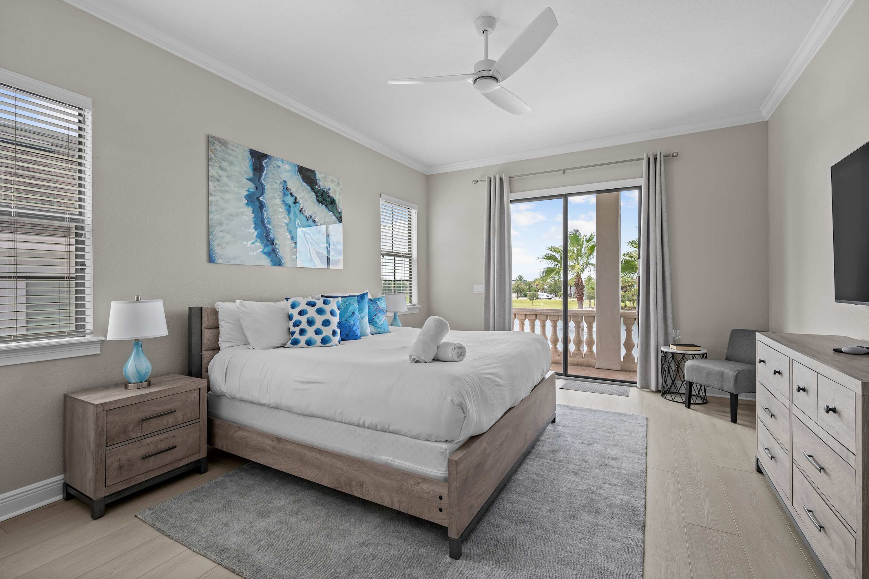 Luxury villa w/pool & theater near Disney