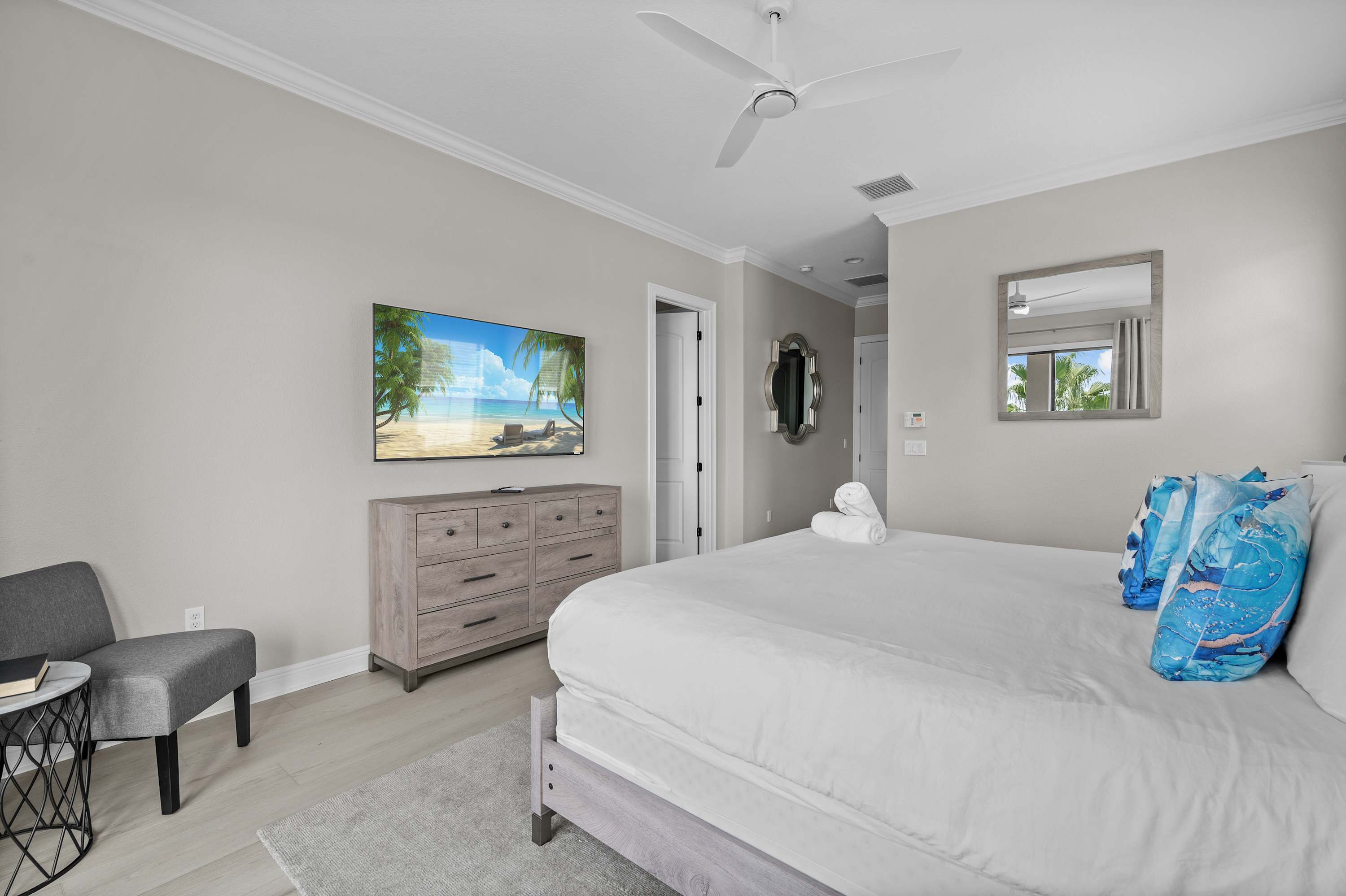 Luxury villa w/pool & theater near Disney