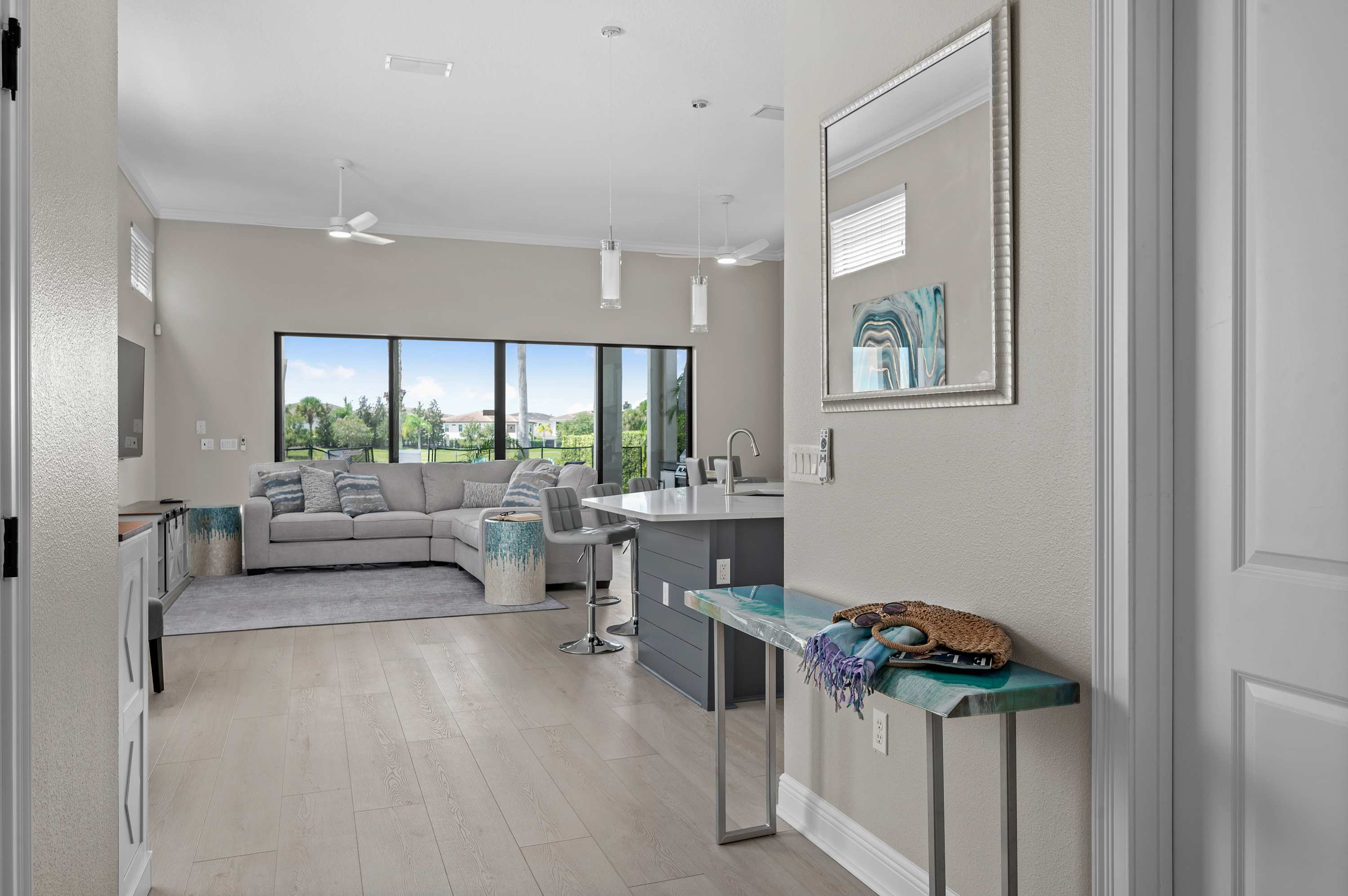 Luxury villa w/pool & theater near Disney