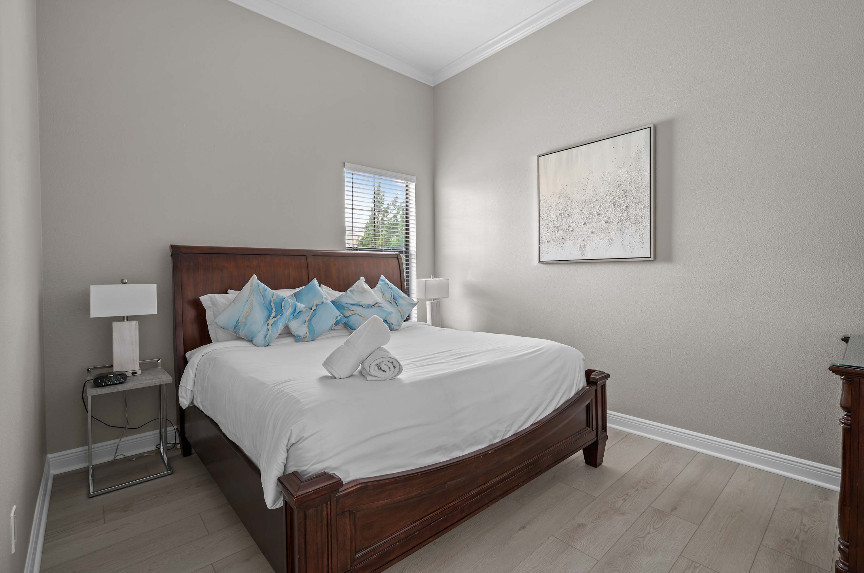 Luxury villa w/pool & theater near Disney