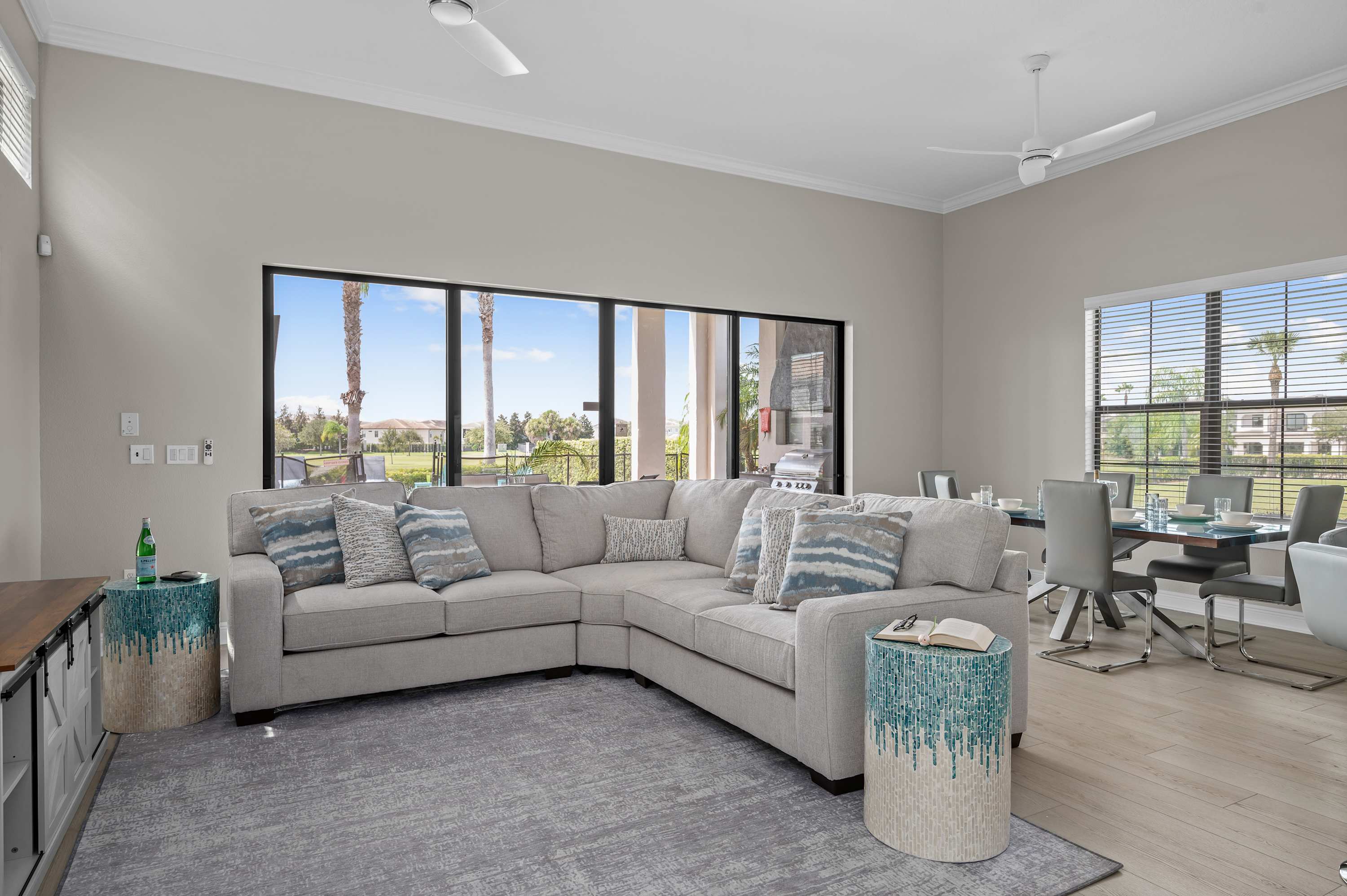 Luxury villa w/pool & theater near Disney