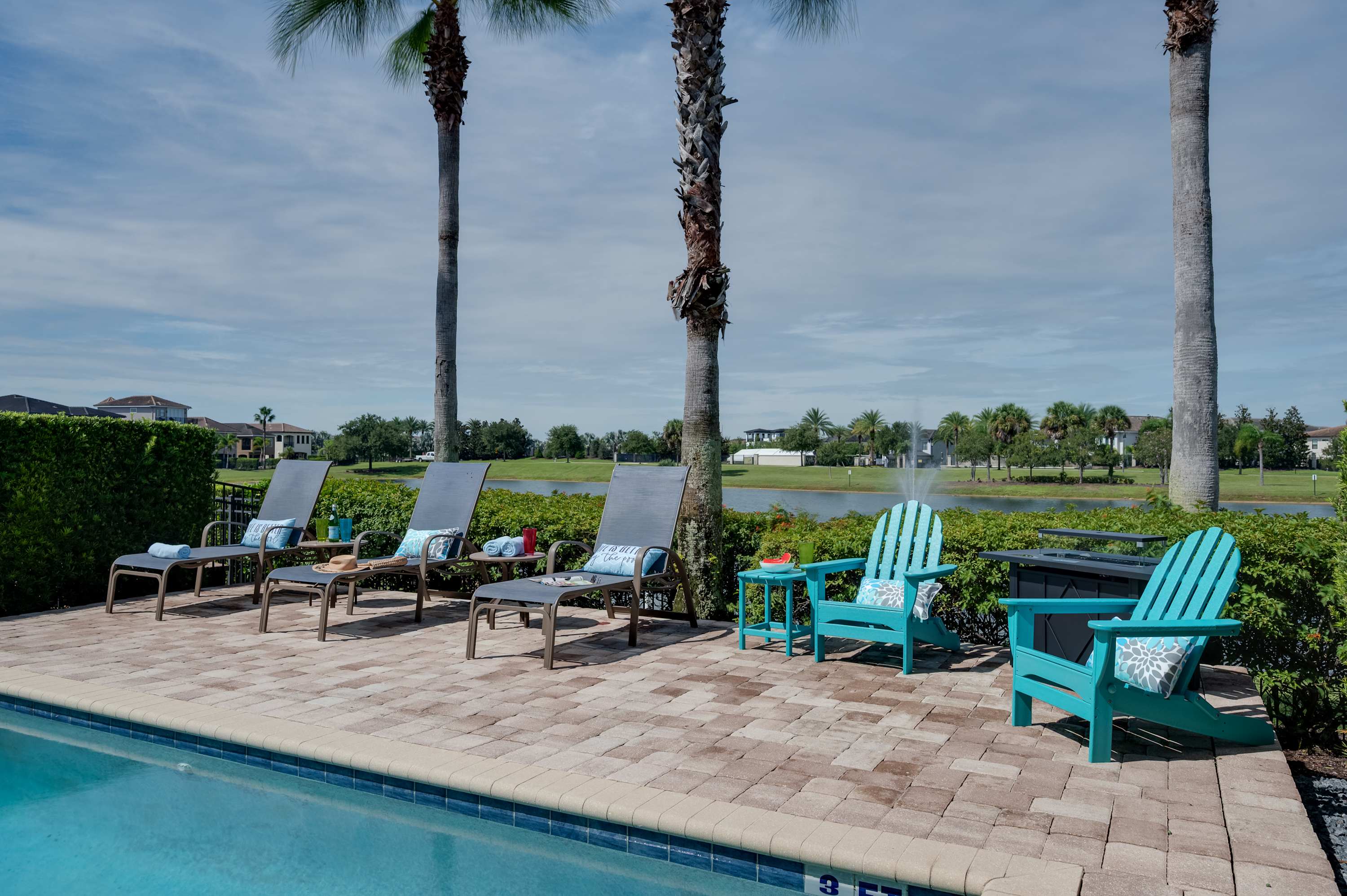 Luxury villa w/pool & theater near Disney