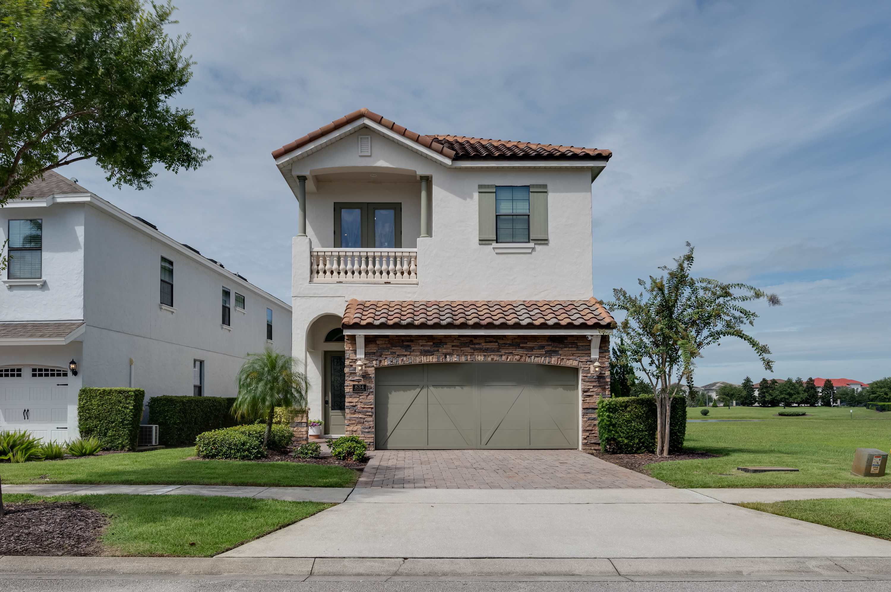 Luxury villa w/pool & theater near Disney