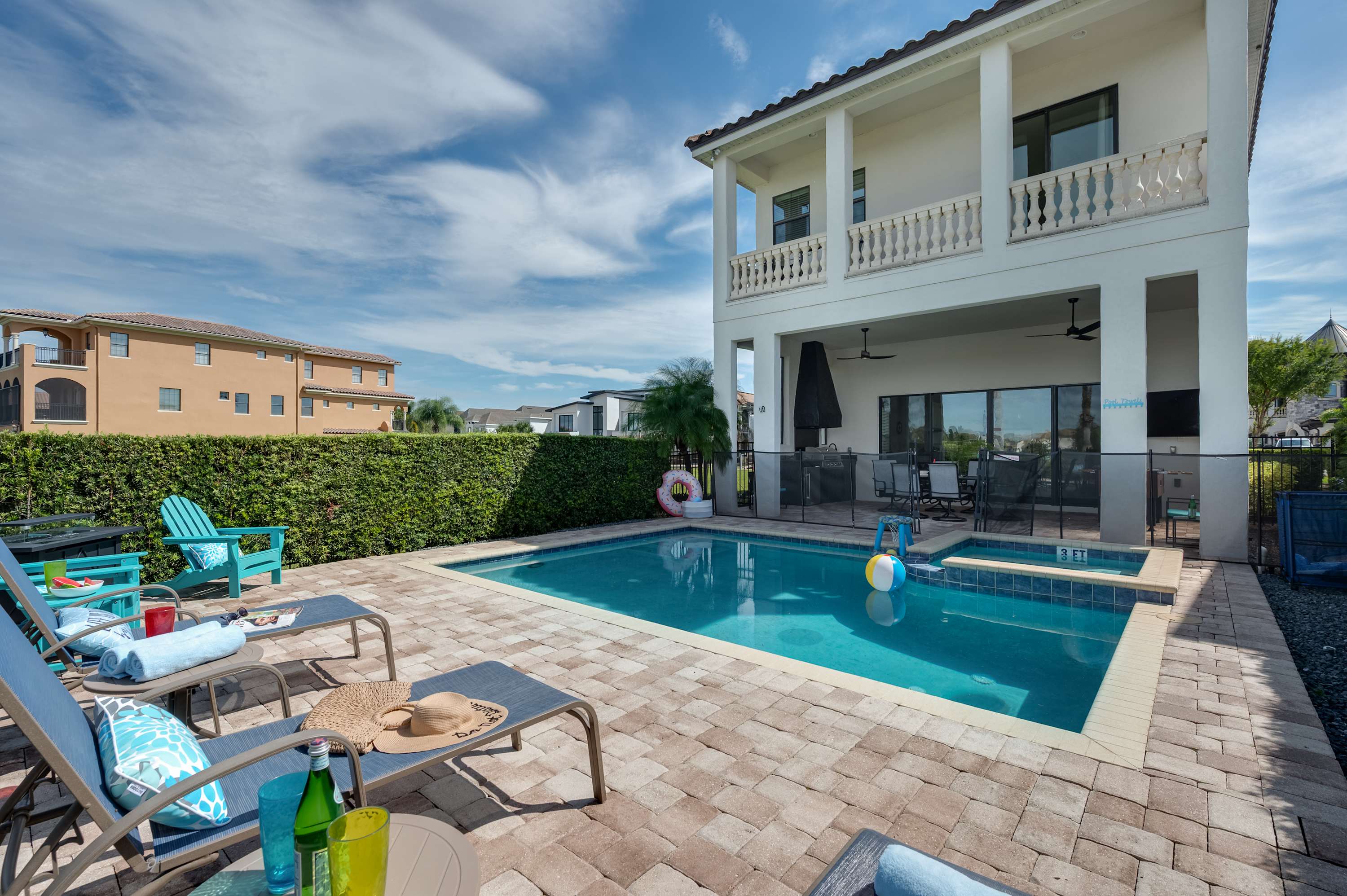 Luxury villa w/pool & theater near Disney