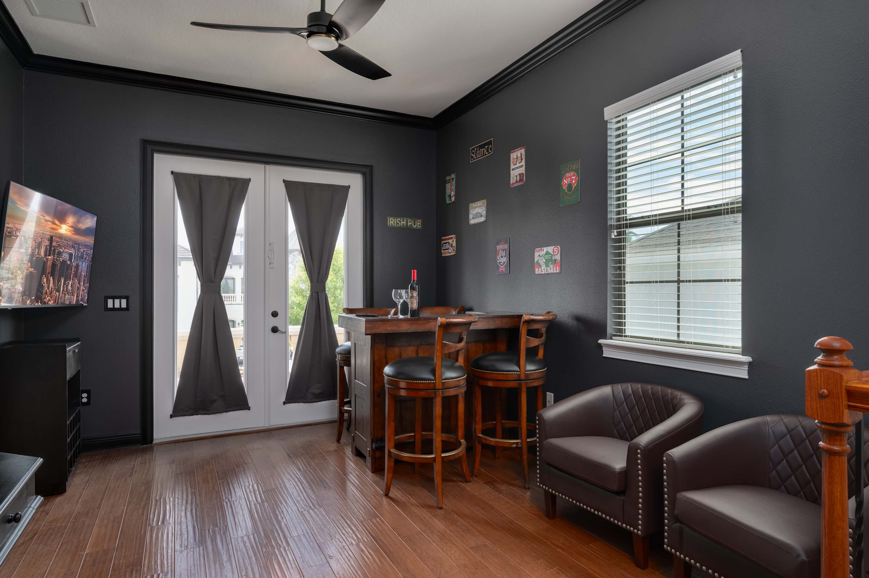 Luxury villa w/pool & theater near Disney