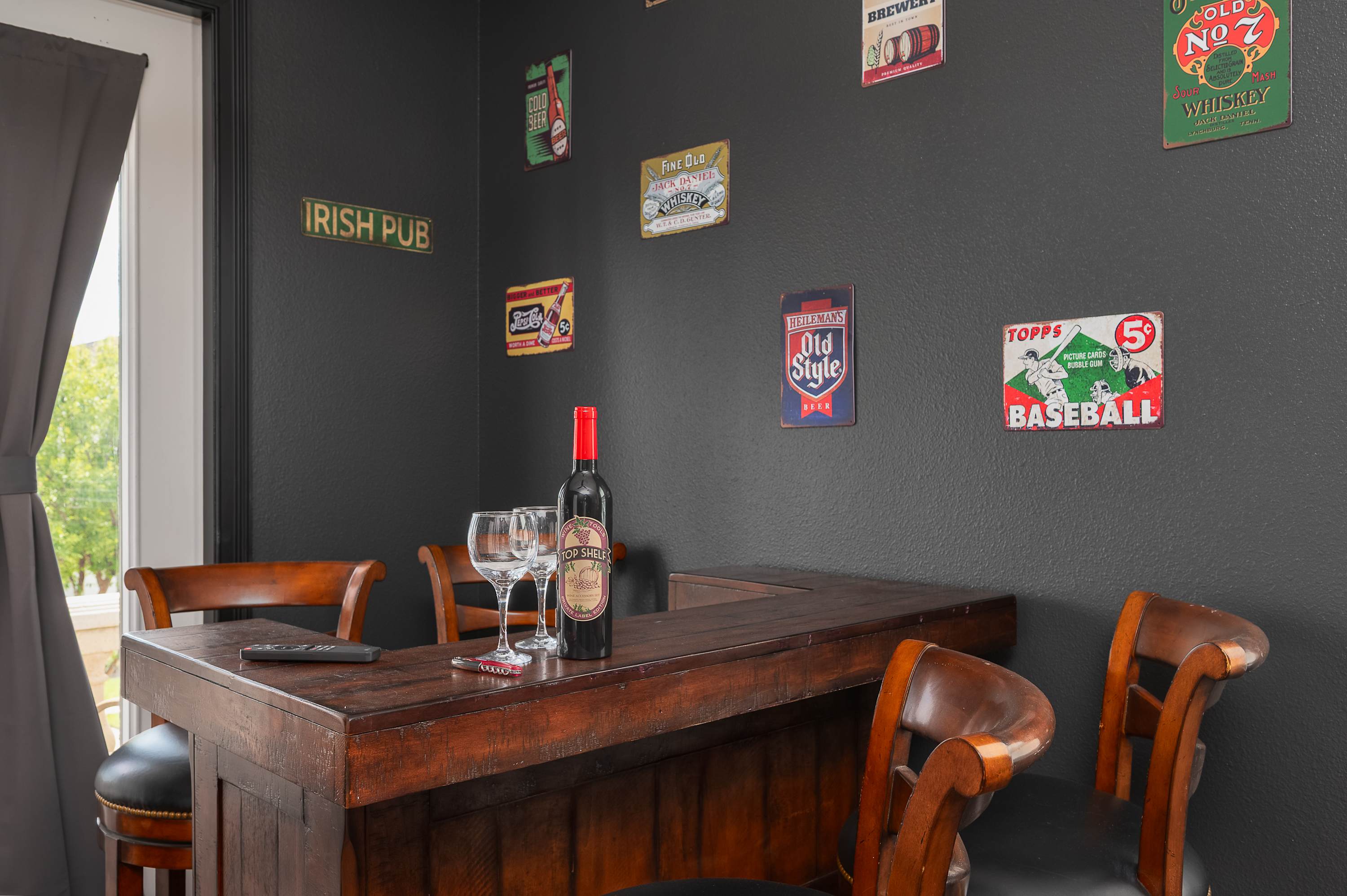 Luxury villa w/pool & theater near Disney