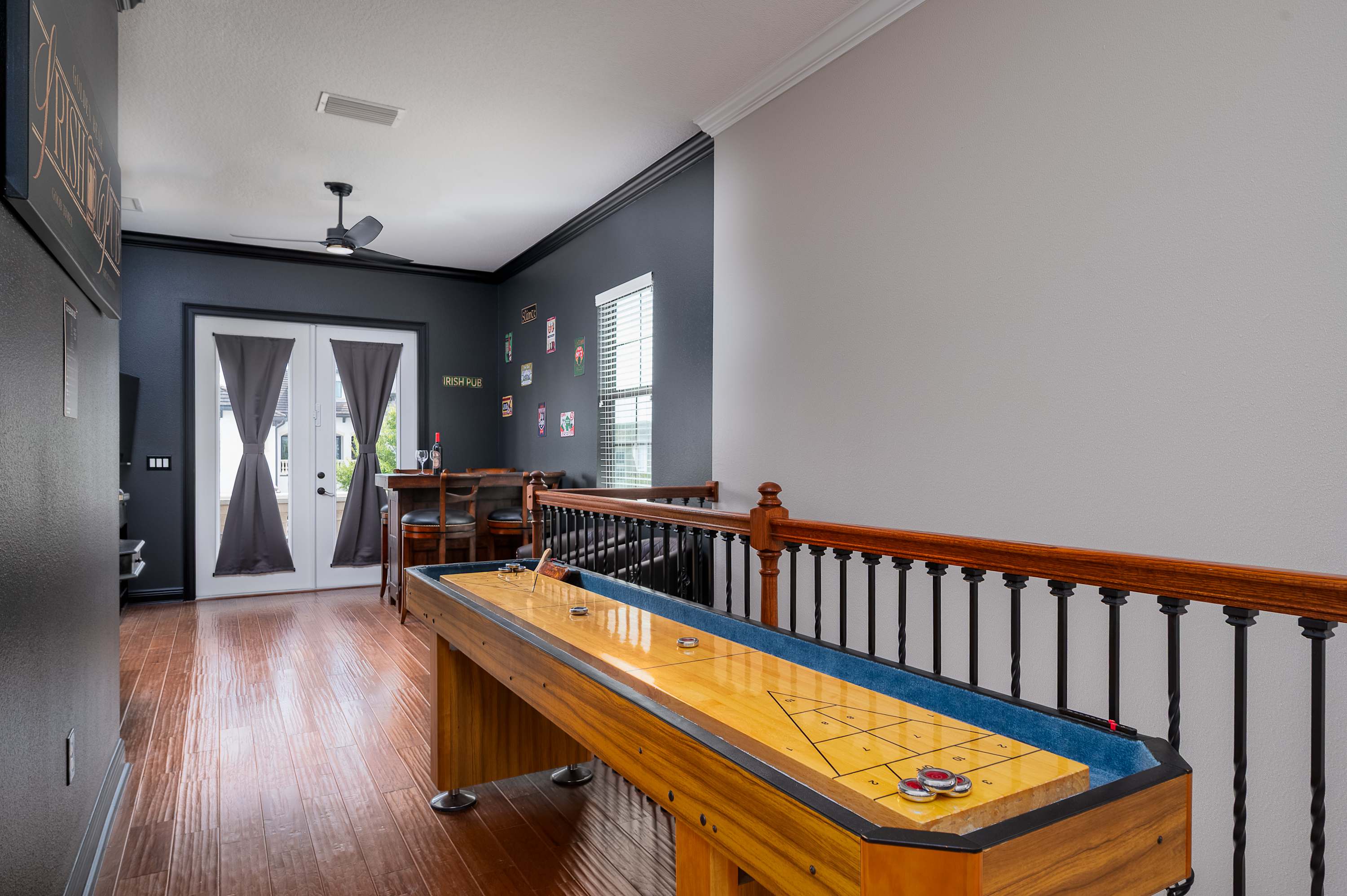 Luxury villa w/pool & theater near Disney