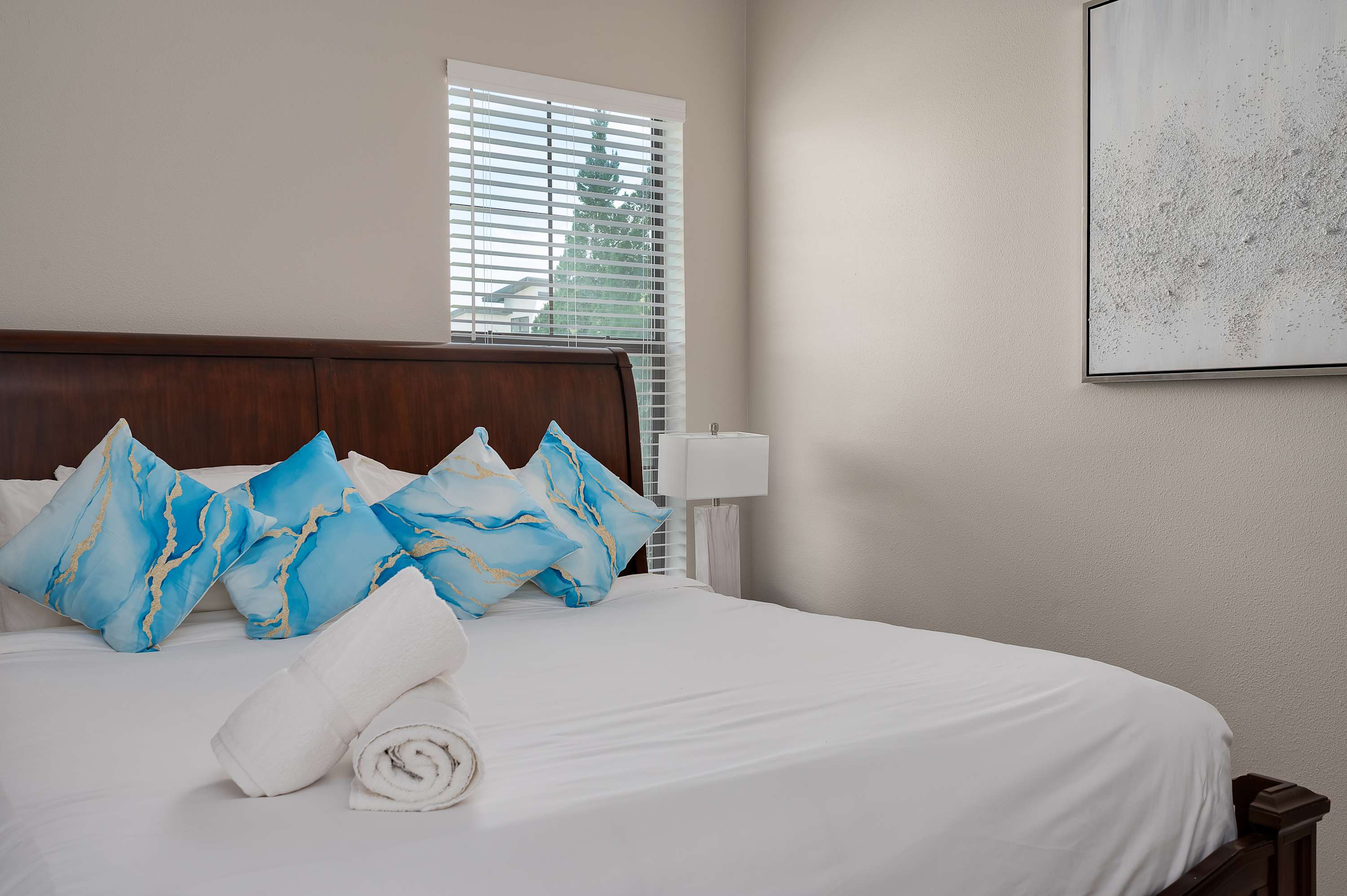 Luxury villa w/pool & theater near Disney