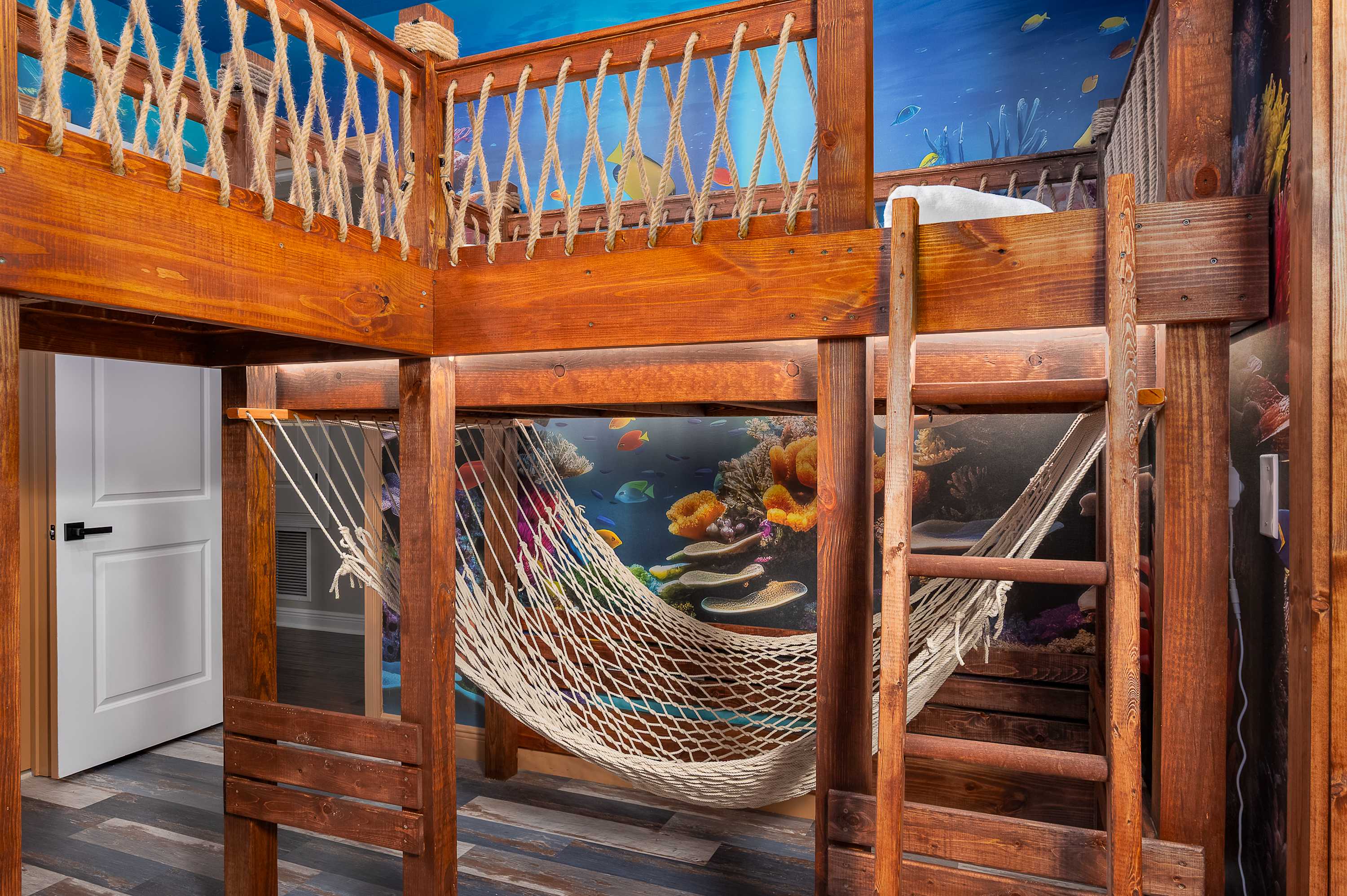 Luxury villa w/pool & theater near Disney