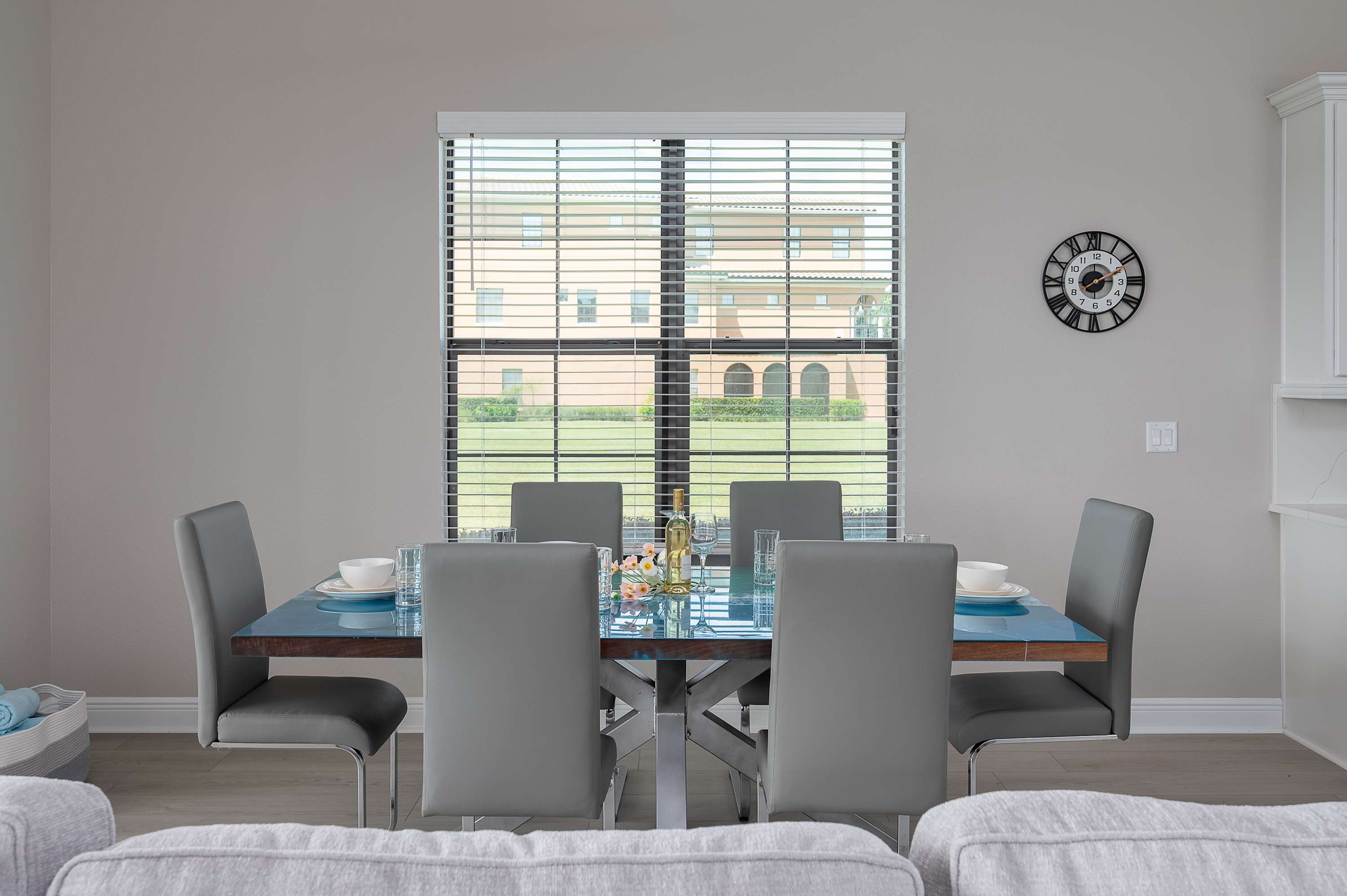 Luxury villa w/pool & theater near Disney