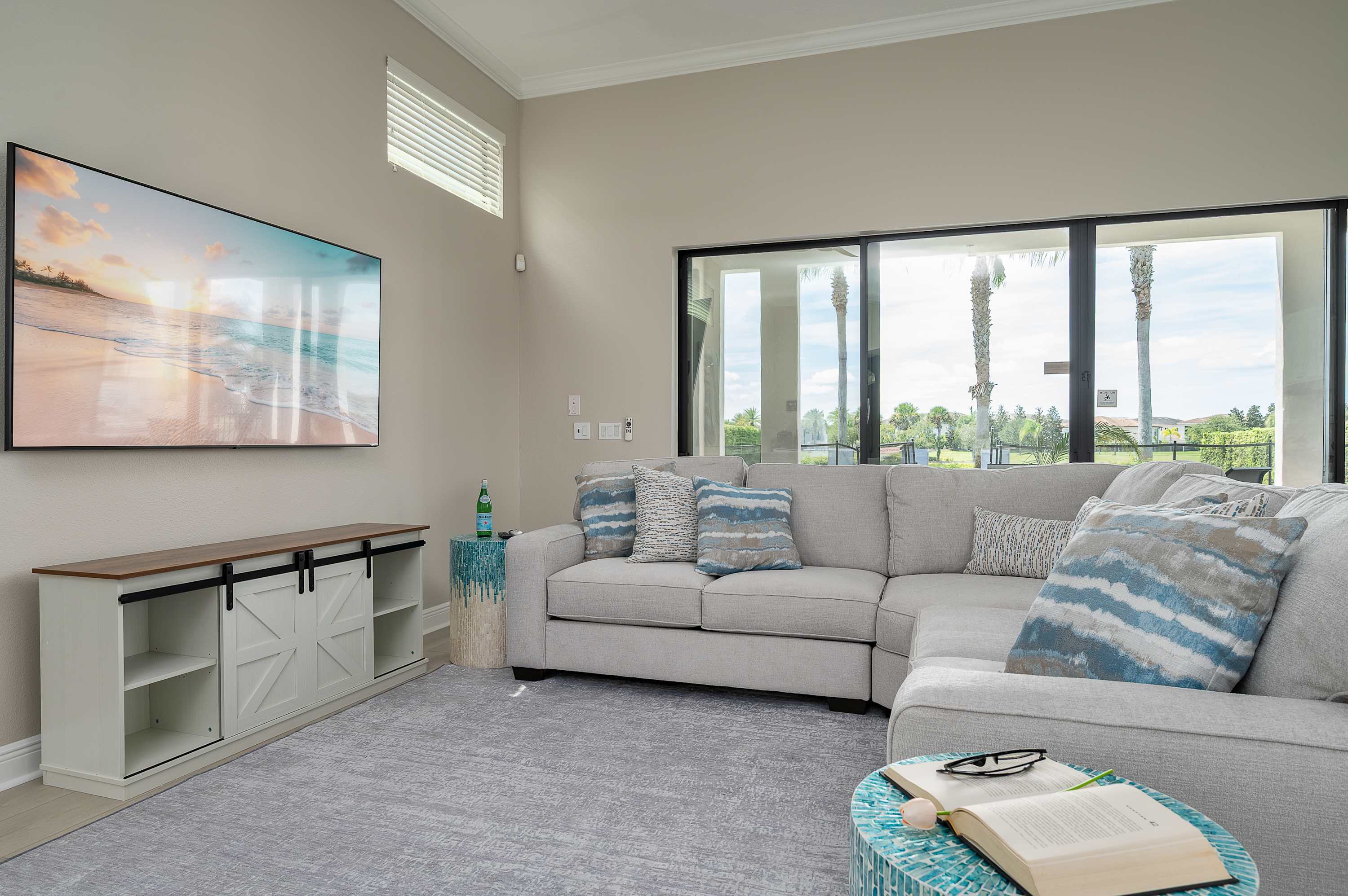 Luxury villa w/pool & theater near Disney