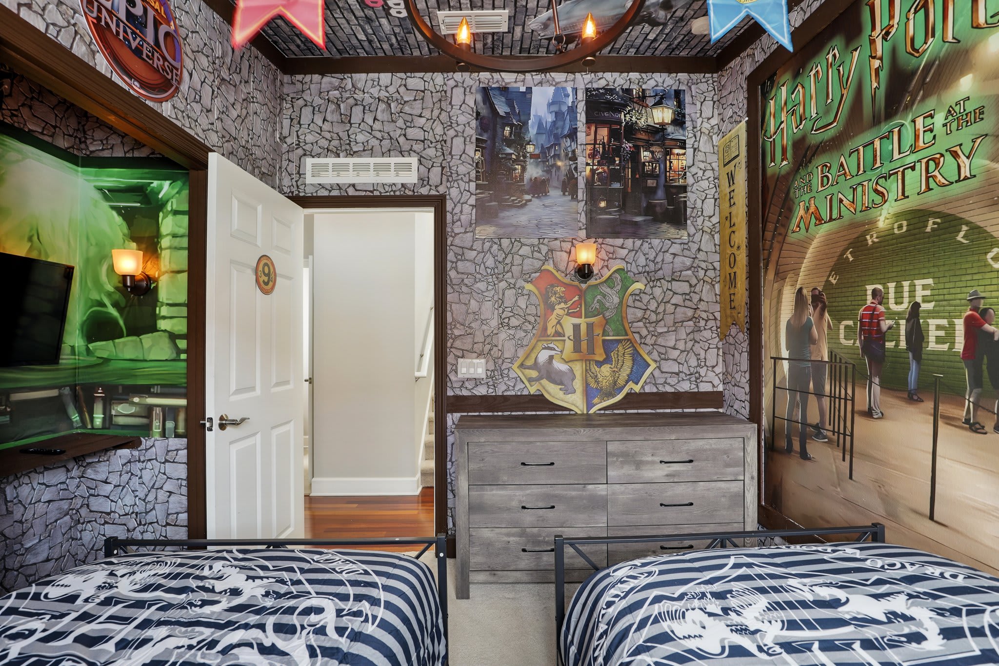 Epic 4BR Townhome w Harry Potter Moana Rooms Enchanted Garden | Photo 17