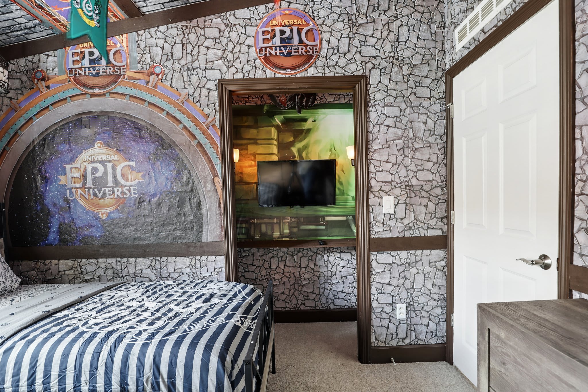 Epic 4BR Townhome w Harry Potter Moana Rooms Enchanted Garden | Photo 18