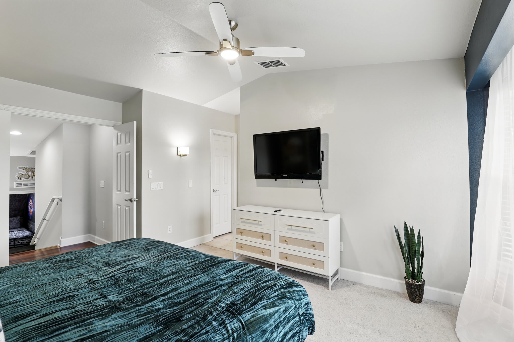 Epic 4BR Townhome w Harry Potter Moana Rooms Enchanted Garden | Photo 24