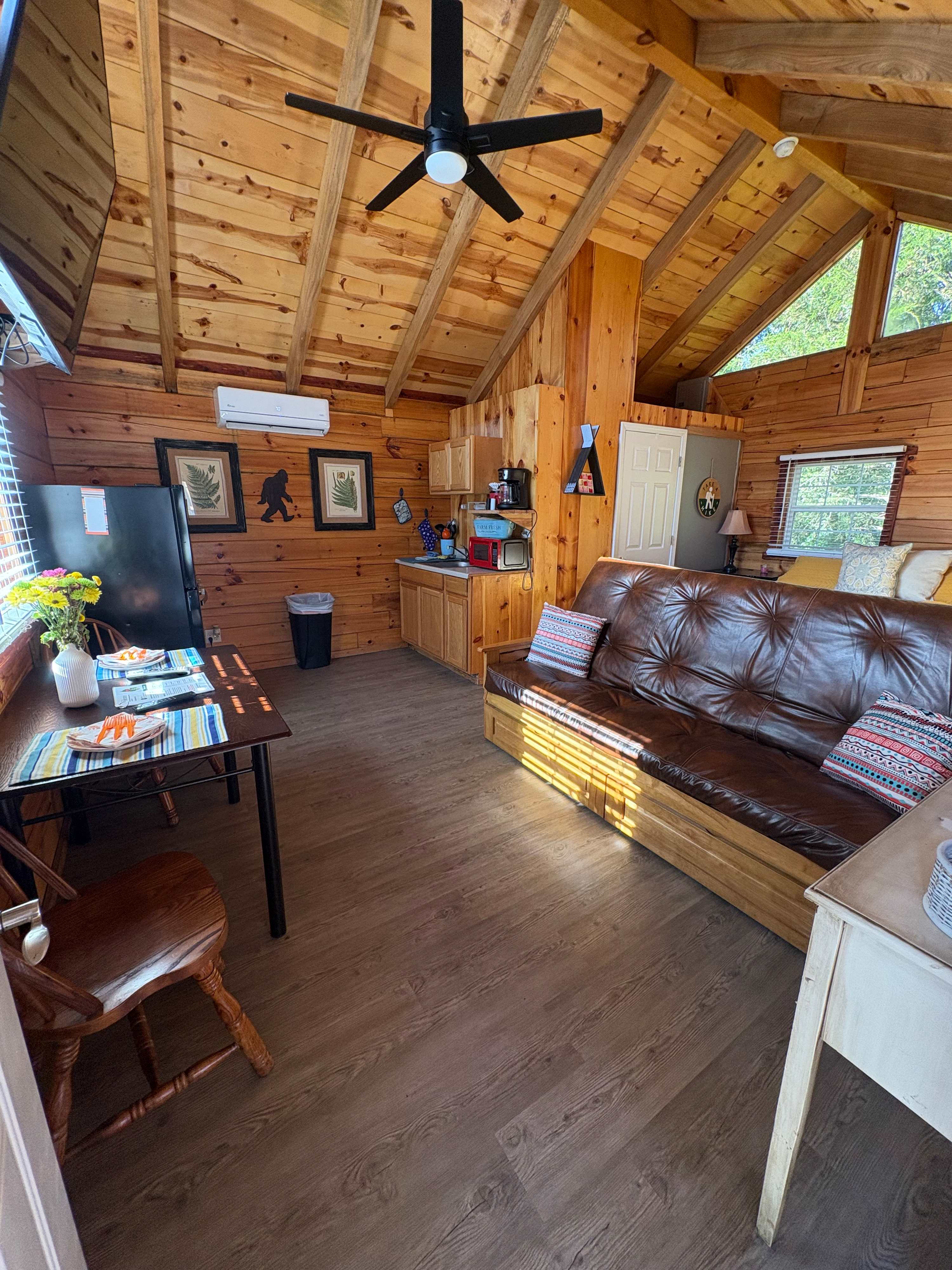 Romantic Log Cabin w/ King Bed & Free Parking photo 2