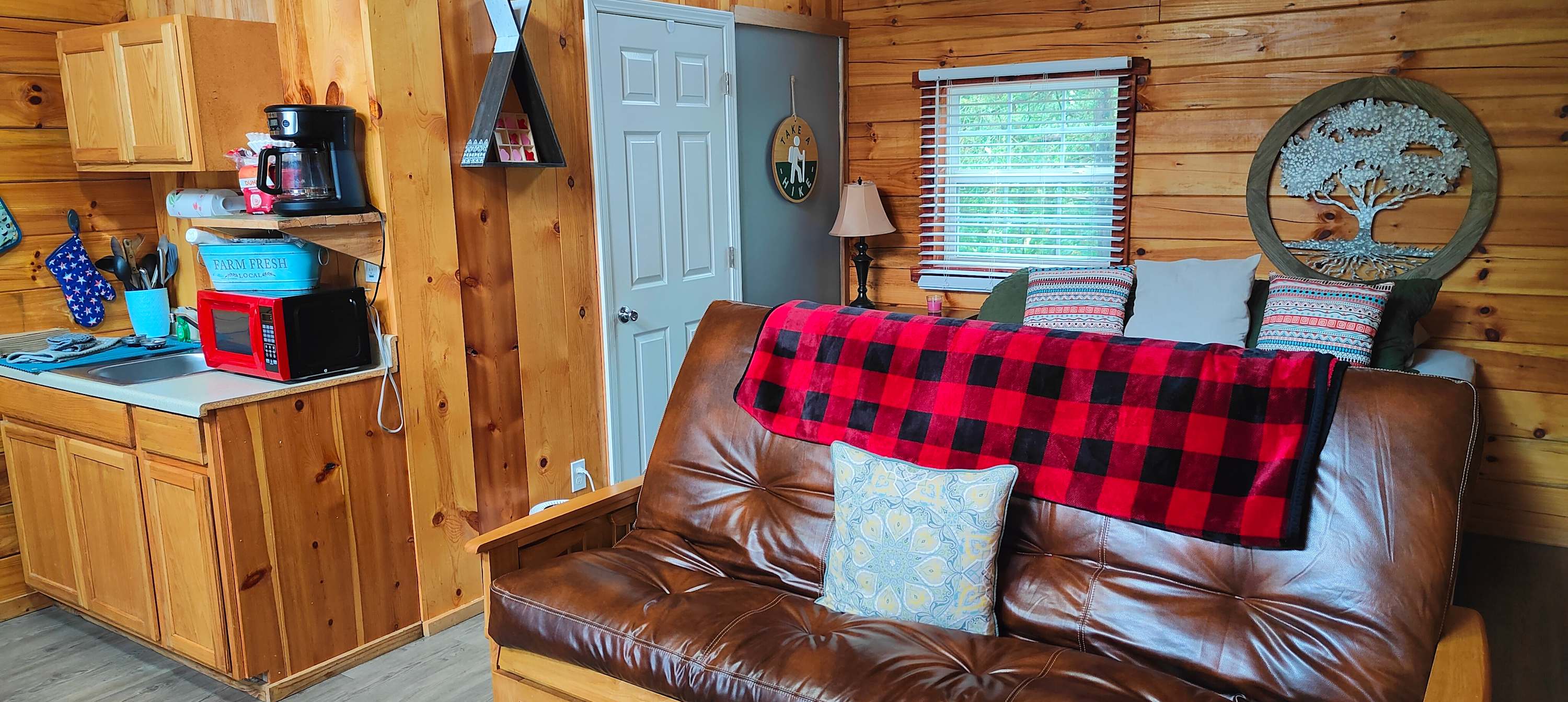 Romantic Log Cabin w/ King Bed & Free Parking photo 4
