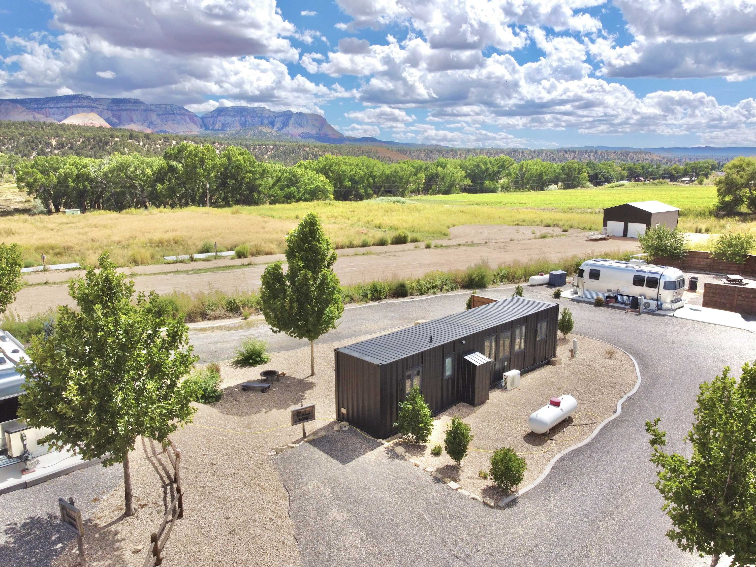 Cozy Single Container Retreat | 25 min to Zion NP — Orderville, UT — vacation rental