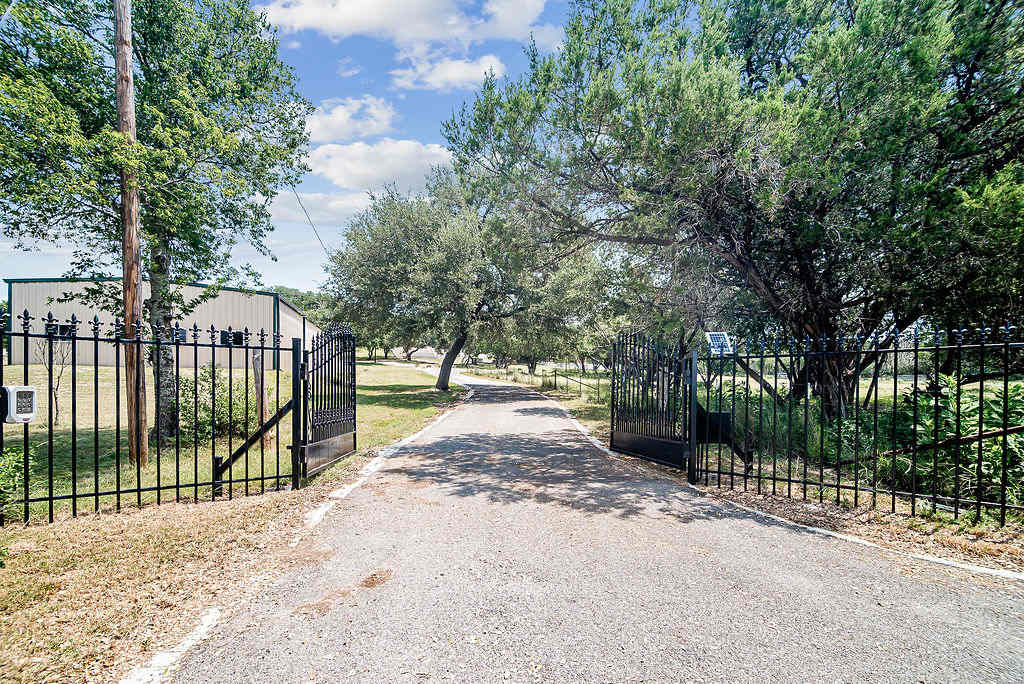 Hill Country Retreat 6