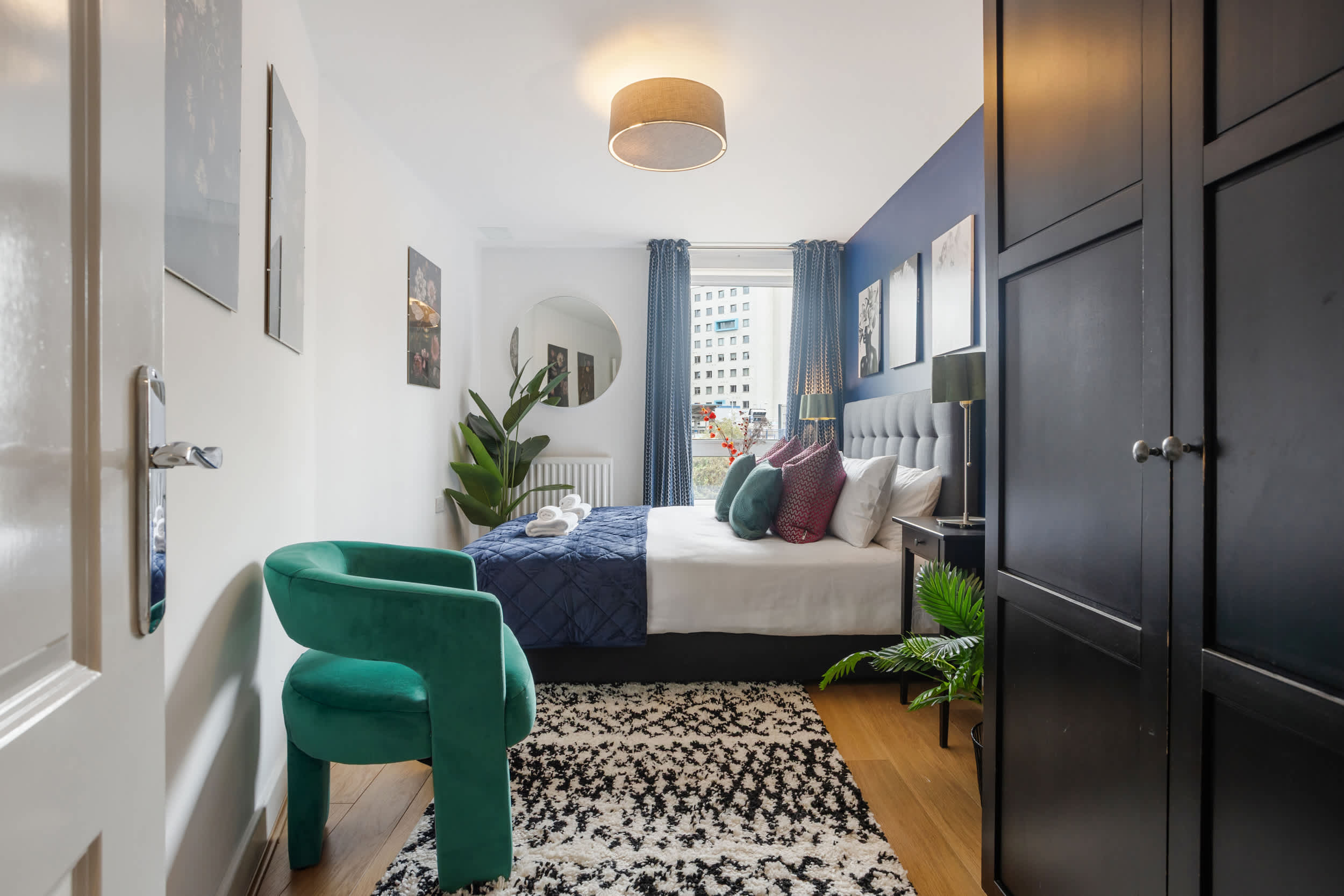 View Greenwich 2BR 3 Min Walk to Station Park by Omega in Tarves Way 11 SE10 9JP Greenwich 2BR 3 Min Walk to Station Park by Omega in Tarves Way 11 SE10 9JP - Property image 32 - VivreStays