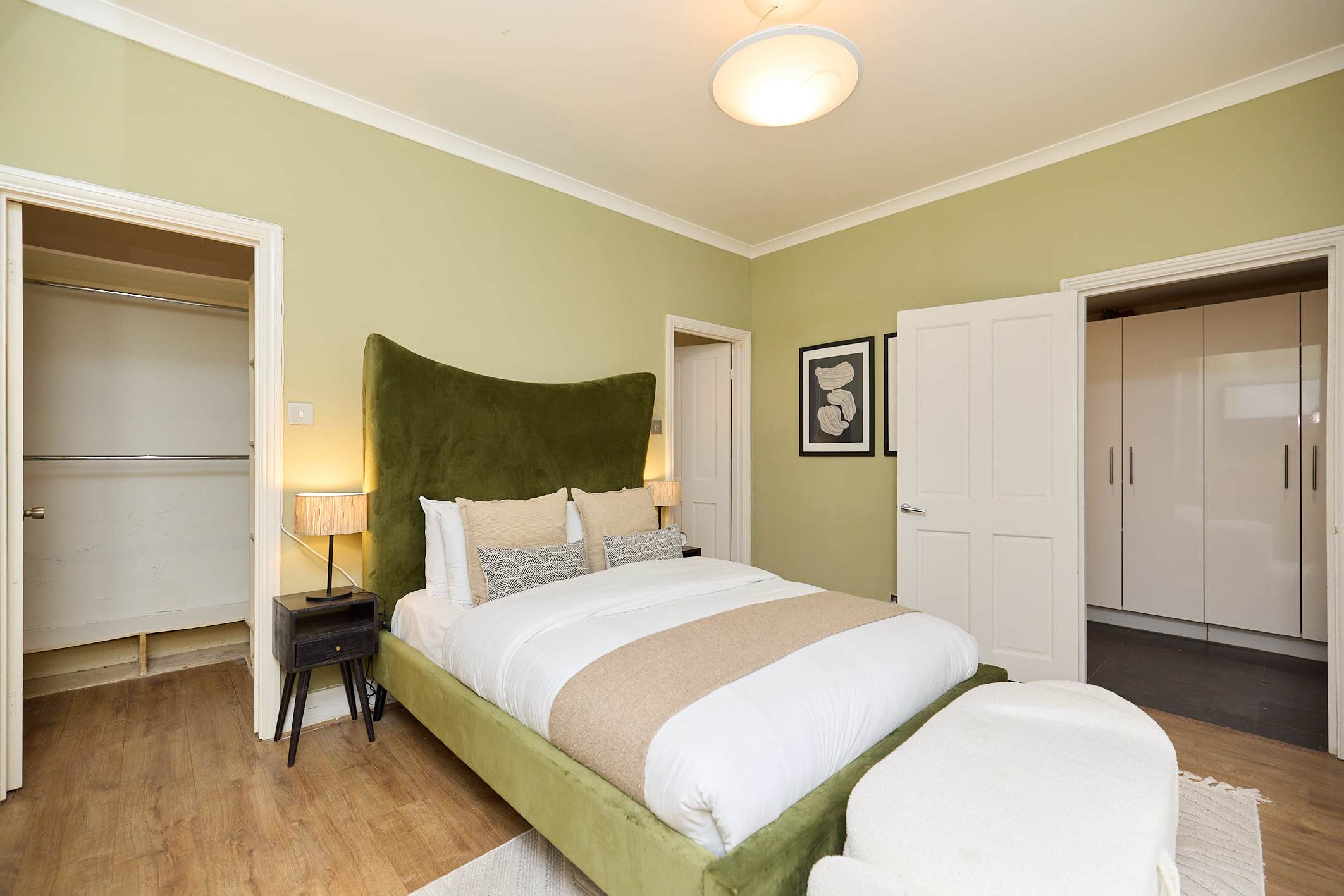 Kensington Garden Flat with Office & Outdoor Space in 160 Holland Road, W14 8BE - Property image 4 - VivreStays