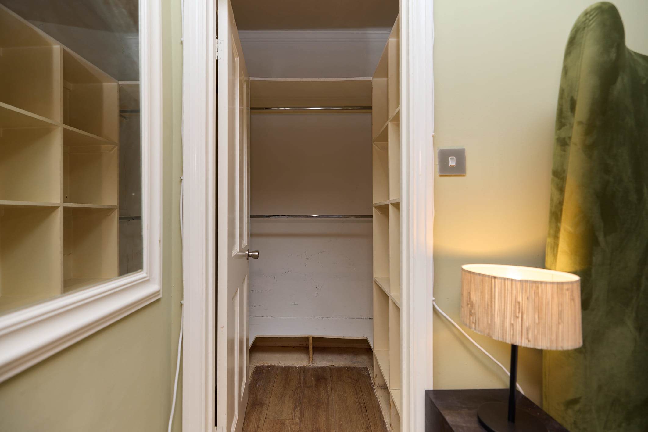 Kensington Garden Flat with Office & Outdoor Space in 160 Holland Road, W14 8BE - Property image 17 - VivreStays