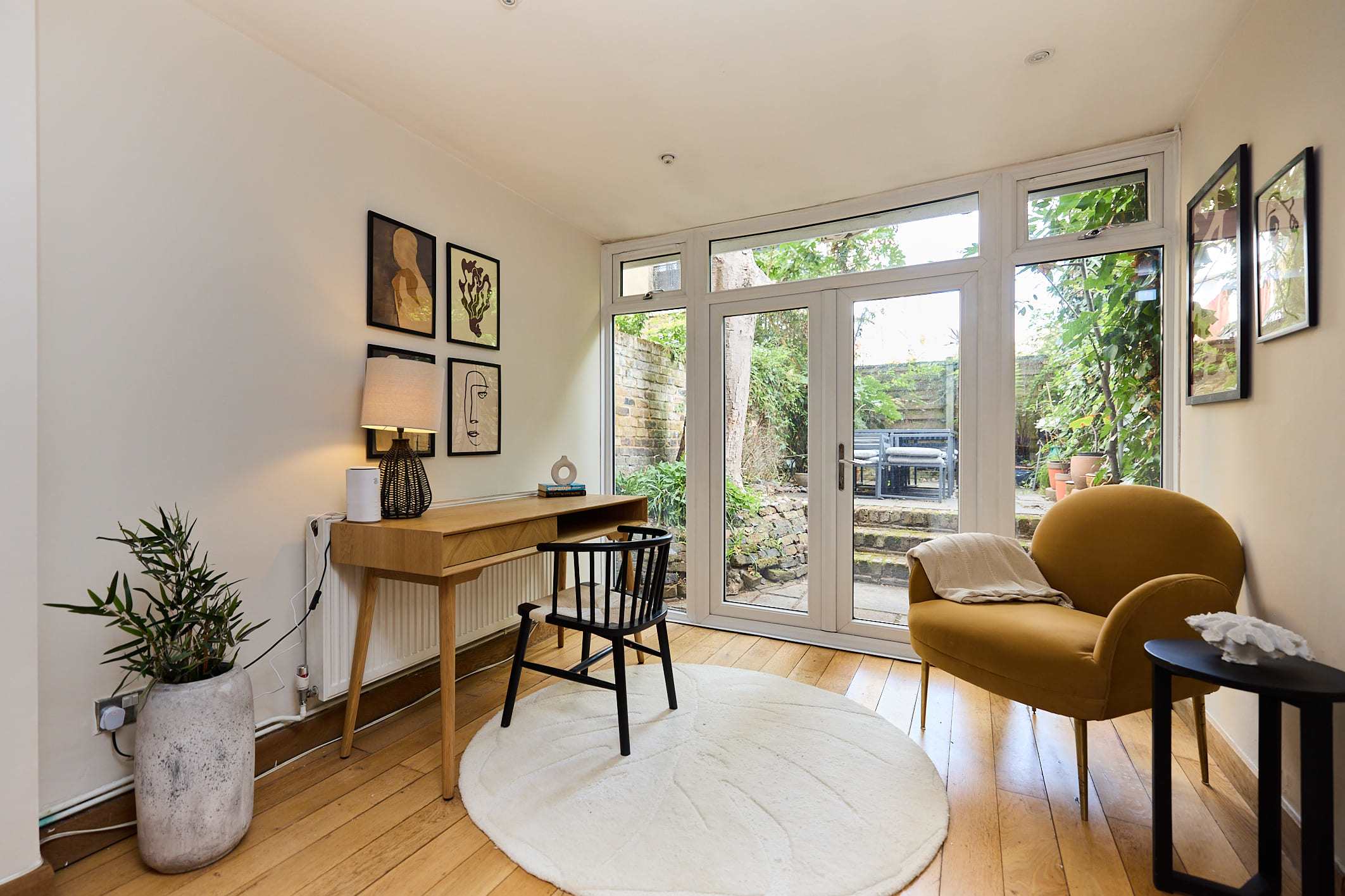Kensington Garden Flat with Office & Outdoor Space in 160 Holland Road, W14 8BE - Property image 6 - VivreStays