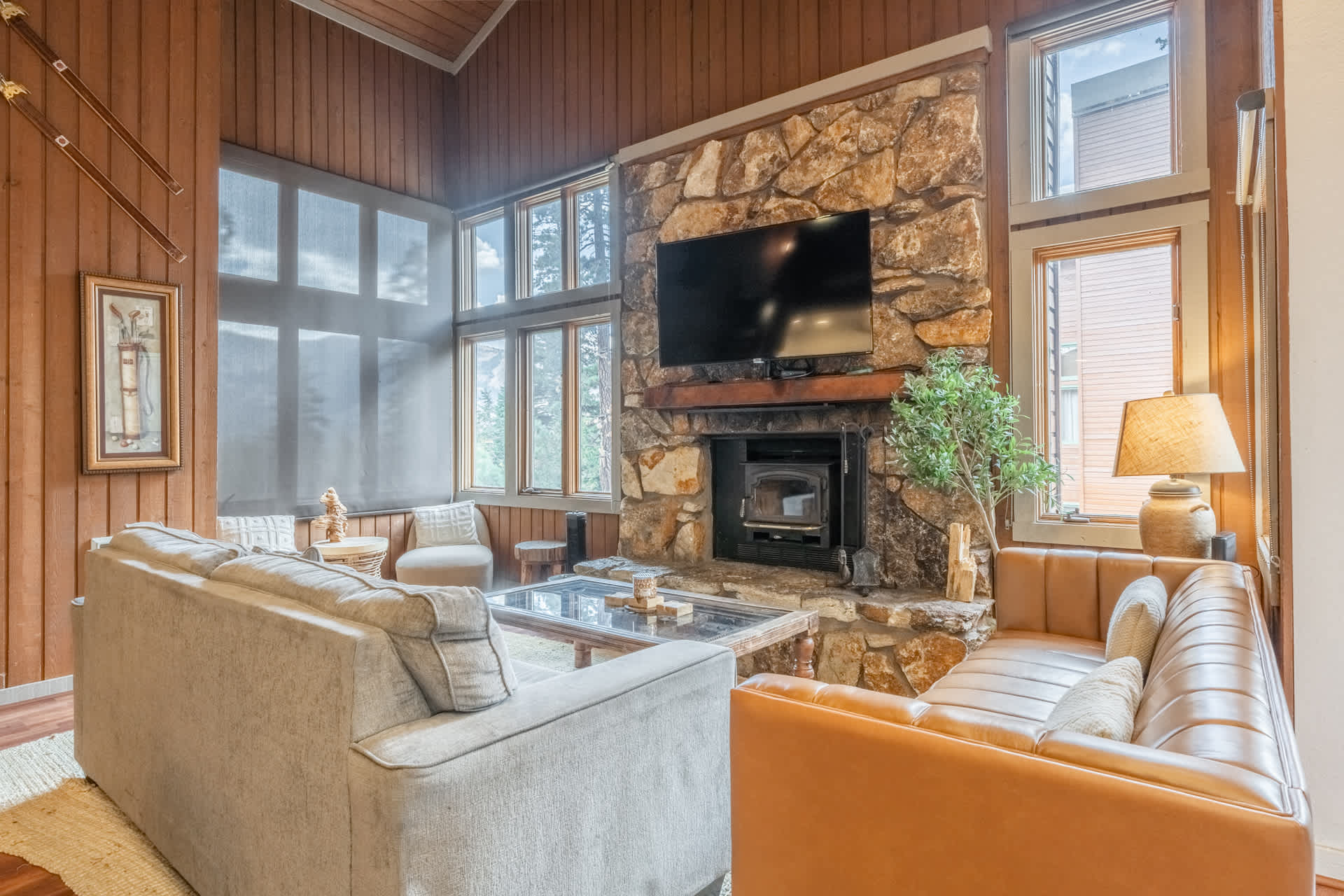 3BR & Loft Condo, Near Village & Canyon Lodge!