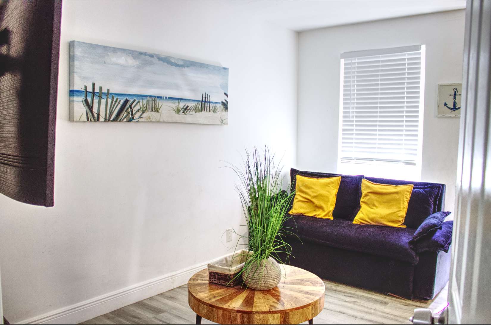 Beach Bliss: Cozy Apartment Steps from the beach