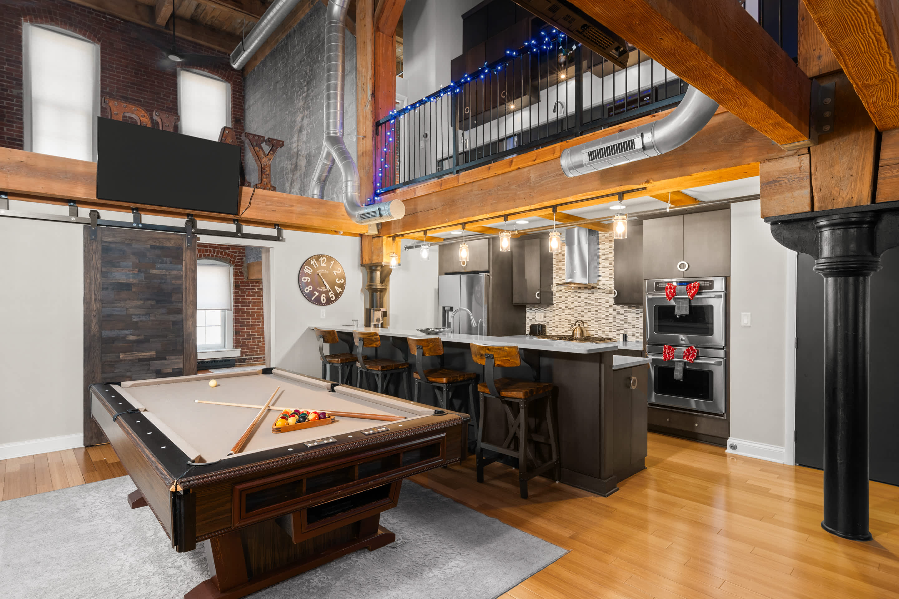 Two Story Penthouse - Walk to the Convention Ctr — Indianapolis, IN — vacation rental