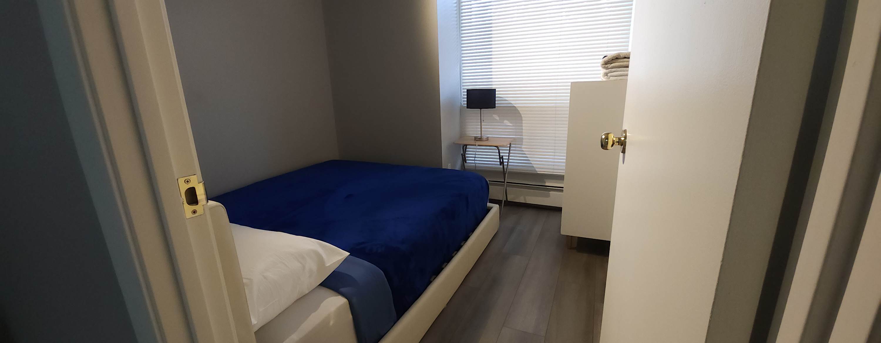 Corporate apartment in downtown Calgary 6