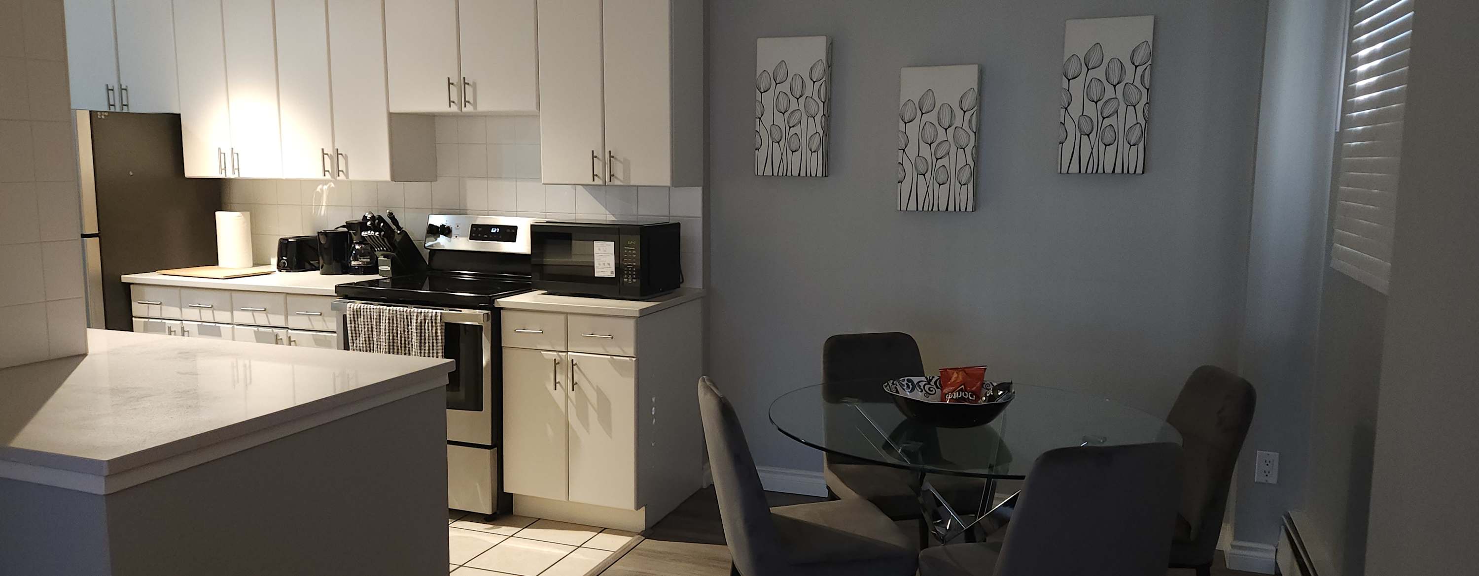 Corporate apartment in downtown Calgary 3