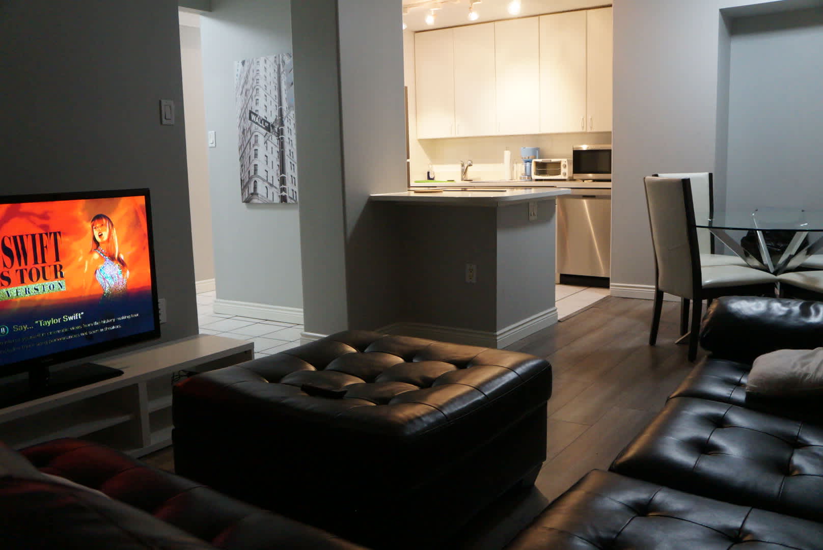 Corporate apartment in downtown Calgary 2